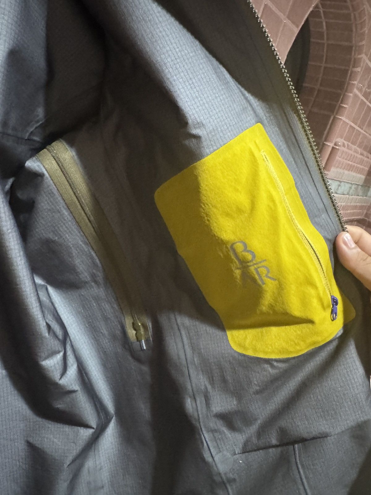 Arc'teryx Beta AR Dark Moss Size US S / EU 44-46 / 1 - 5 Thumbnail