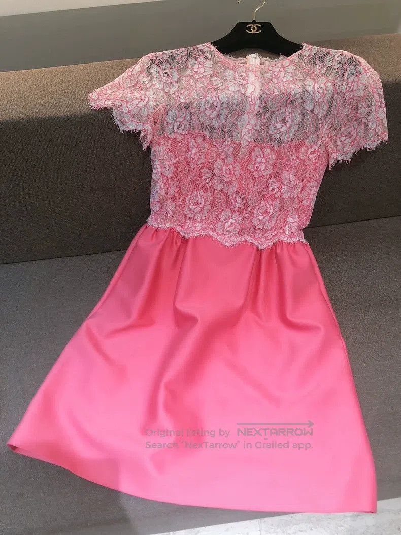 Valentino Valentino Lace gown group dress Size M / US 6-8 / IT 42-44 - 1 Thumbnail