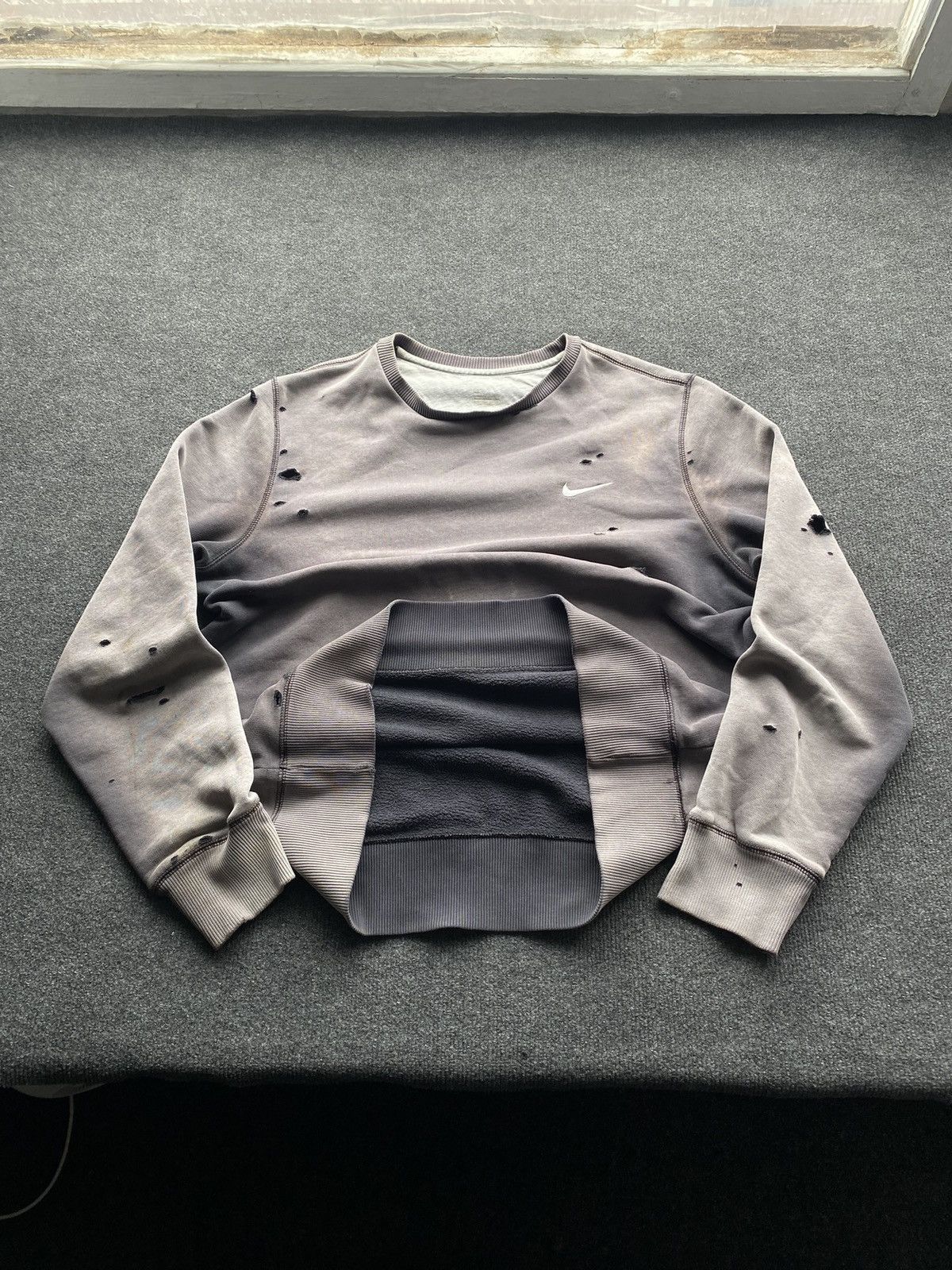 Nike 🔥NIKE DISTRESSED Dirty ripped men sweatshirt rare y2k punk Size US L / EU 52-54 / 3 - 19 Thumbnail