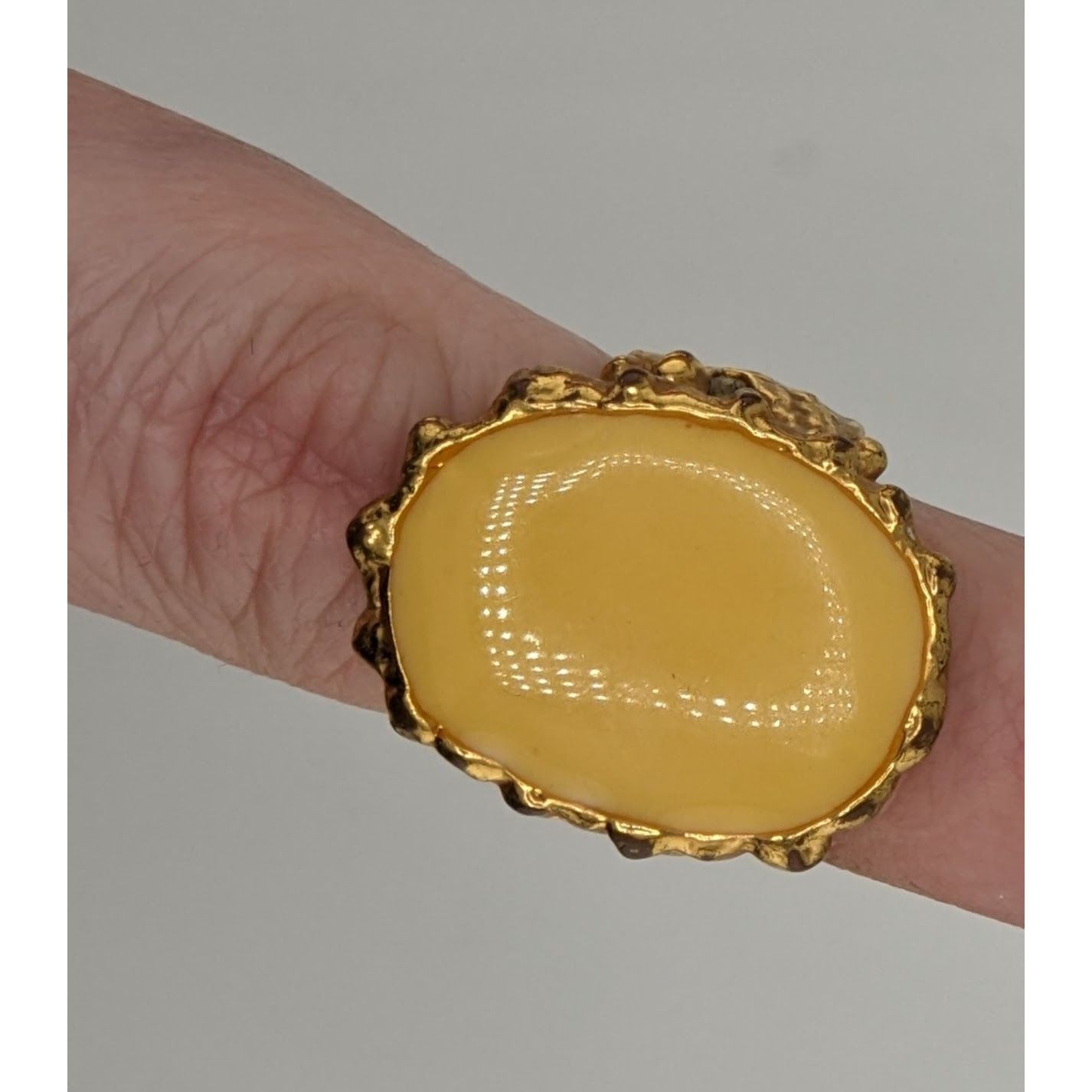 Other Vintage Erica Anenberg Yellow Enamel Statement Ring Size 6 W Size ONE SIZE - 6 Thumbnail