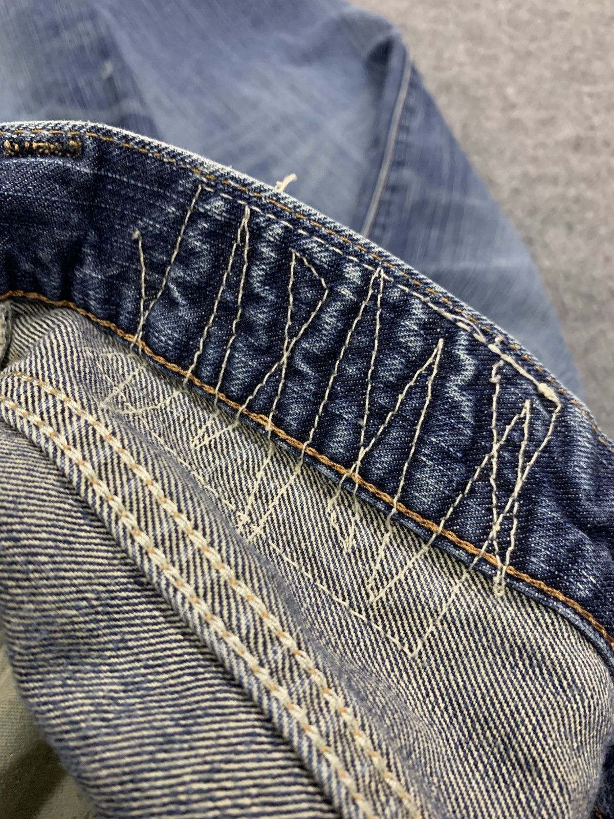 Edwin DISTRESSED EDWIN BORO DESIGN. Size US 30 / EU 46 - 14 Thumbnail