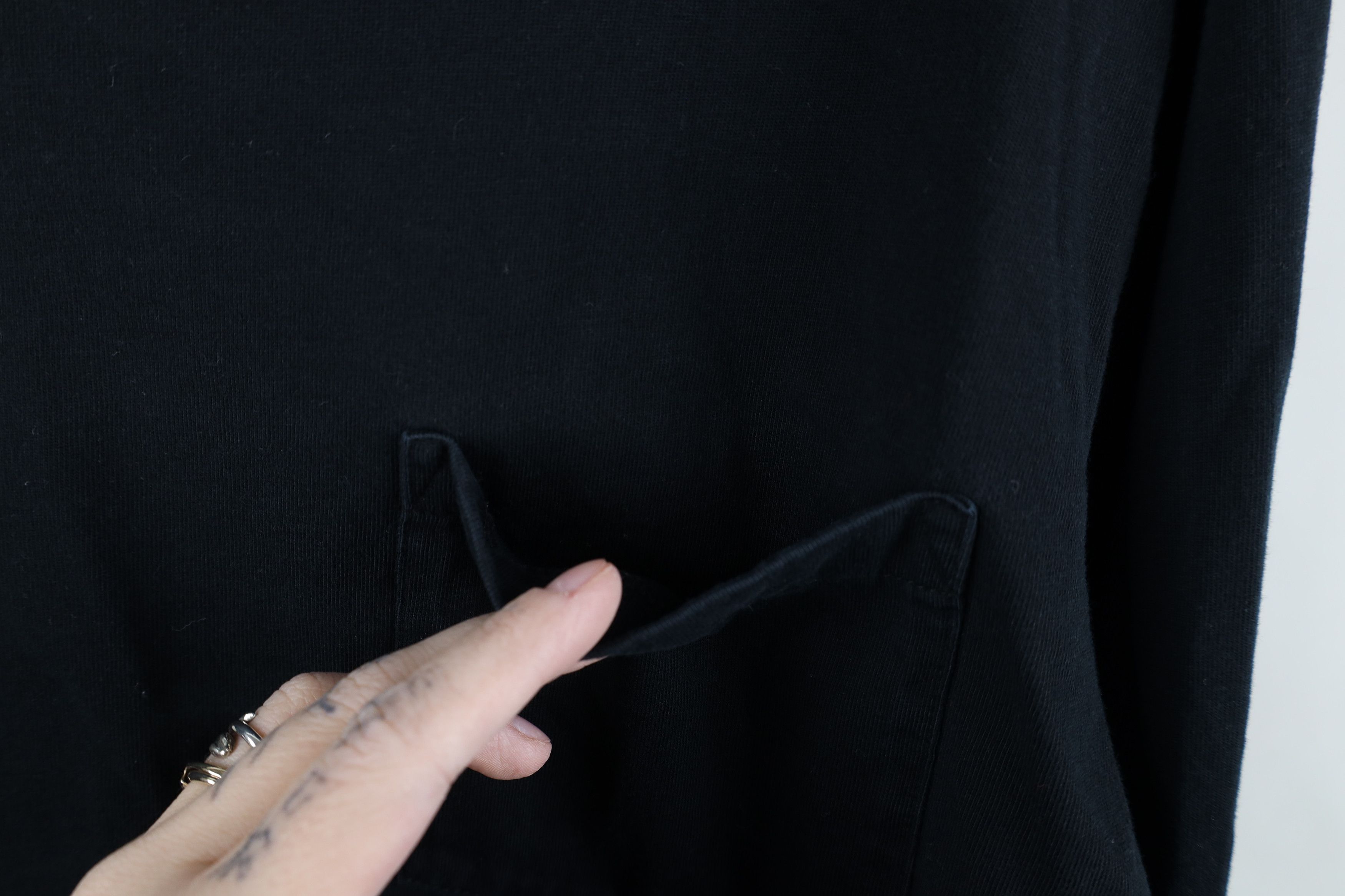 Eddie Bauer Vintage Y2K Eddie Bauer Pocket Long Sleeve T-Shirt Black Size US L / EU 52-54 / 3 - 4 Thumbnail