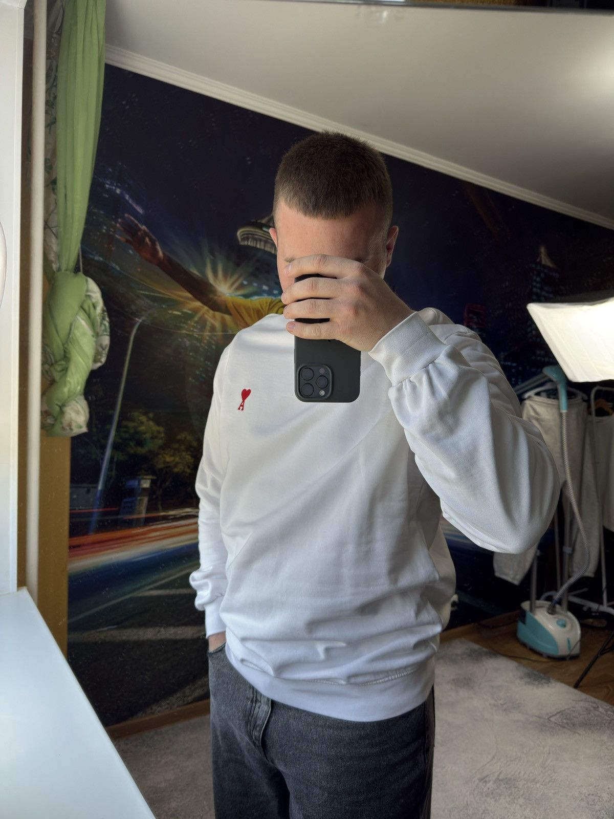 AMI AMI Paris Sweatshirt White Red Heart Logo Crewneck Pullover Size US XL / EU 56 / 4 - 18 Thumbnail