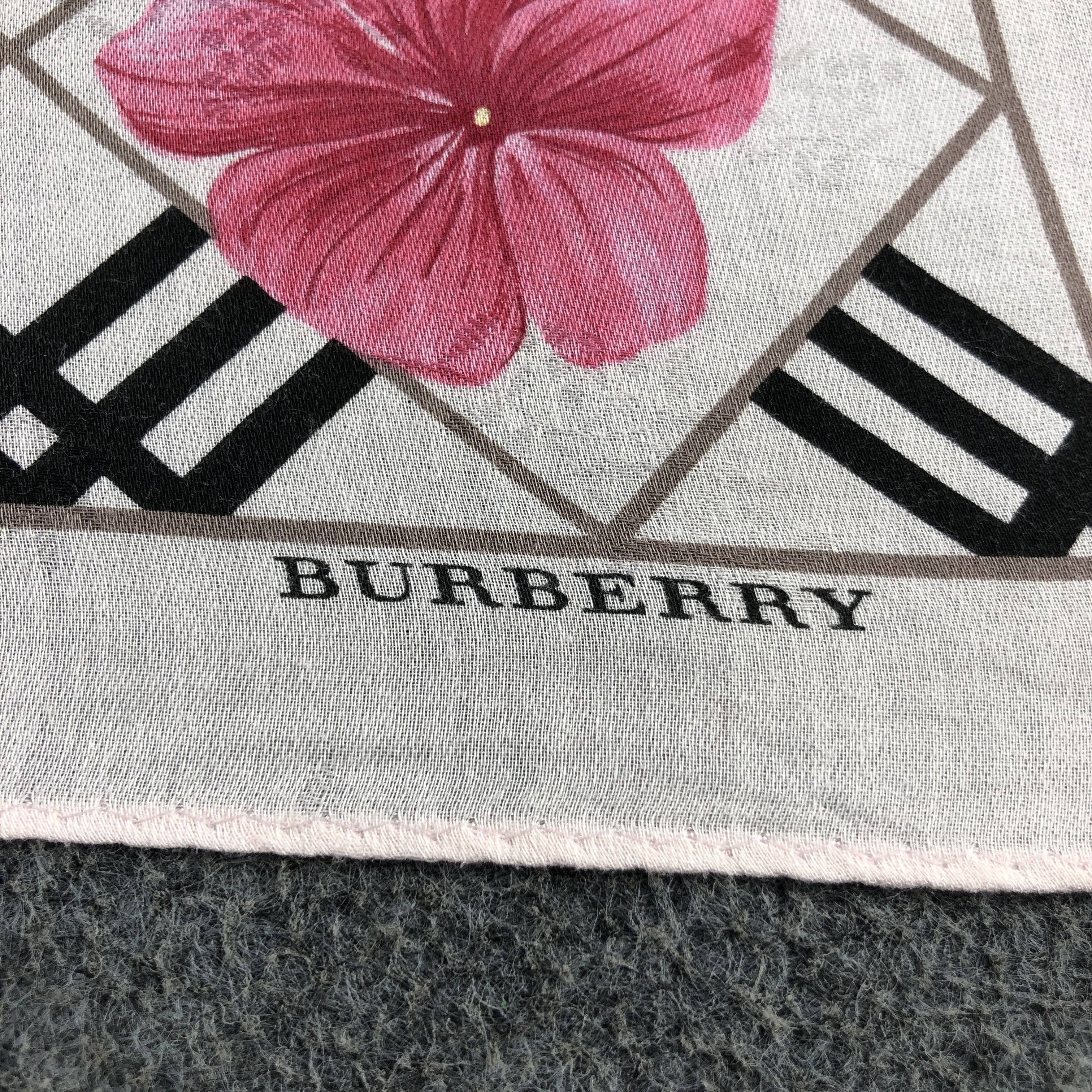 Burberry Burberry Handkerchief Neckerchief Bandana H2764 Size ONE SIZE - 4 Thumbnail