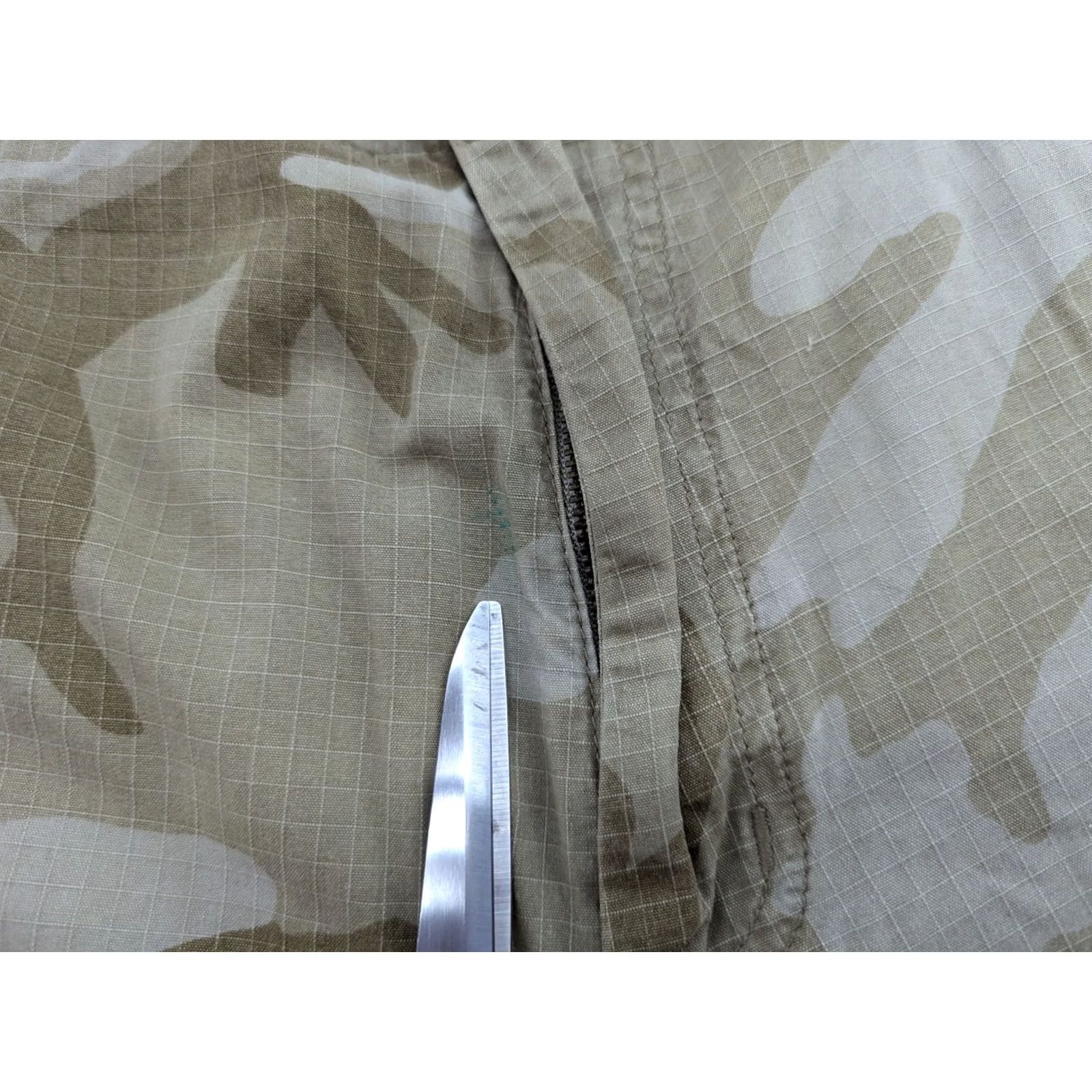 Carhartt VINTAGE Carhartt Cargo Pants Mens 39x 29.5 Camouflage Outdoor Pants Mens Carhartt Cargo Camouflage Outdoor Mens Size US 31 - 5 Thumbnail
