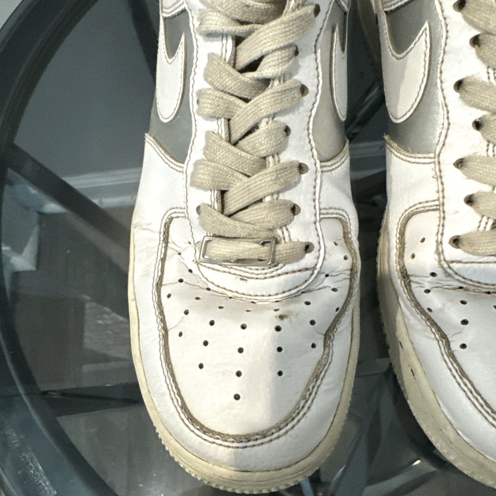 Nike Nike Air Force 1 Women's Sneaker DD8959-104 White Size 10 Silver Metallic White 07 '07 DD8959-104 Size US 10 / IT 40 - 2 Thumbnail