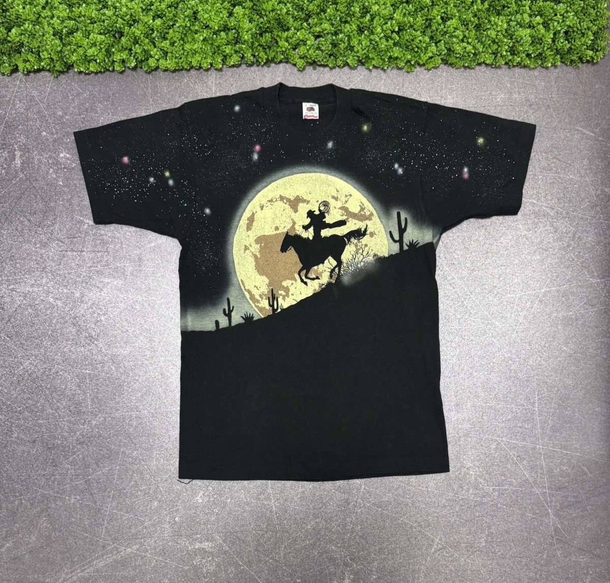 Vintage Vintage Space Cowboy Moon Over Print T Shirt Graphic Print Size US L / EU 52-54 / 3 - 1 Thumbnail