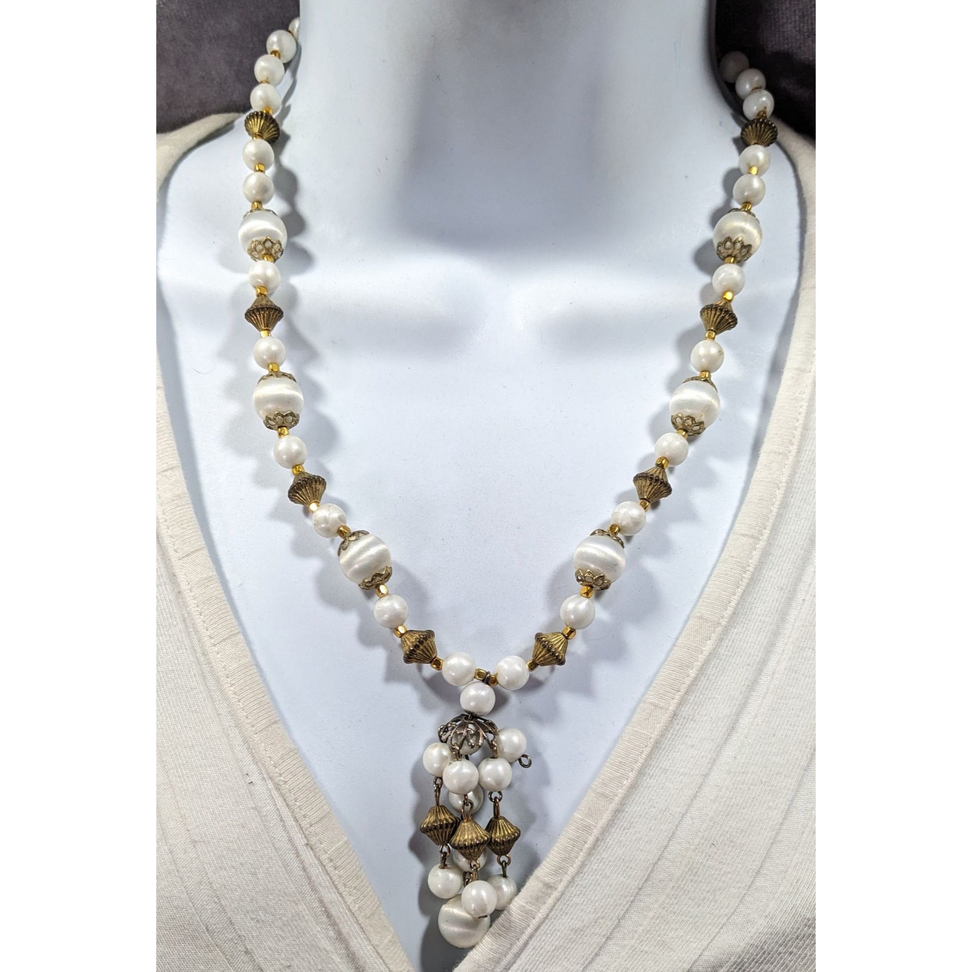 Other Vintage White And Gold Beaded Tassel Necklace Size ONE SIZE - 3 Thumbnail