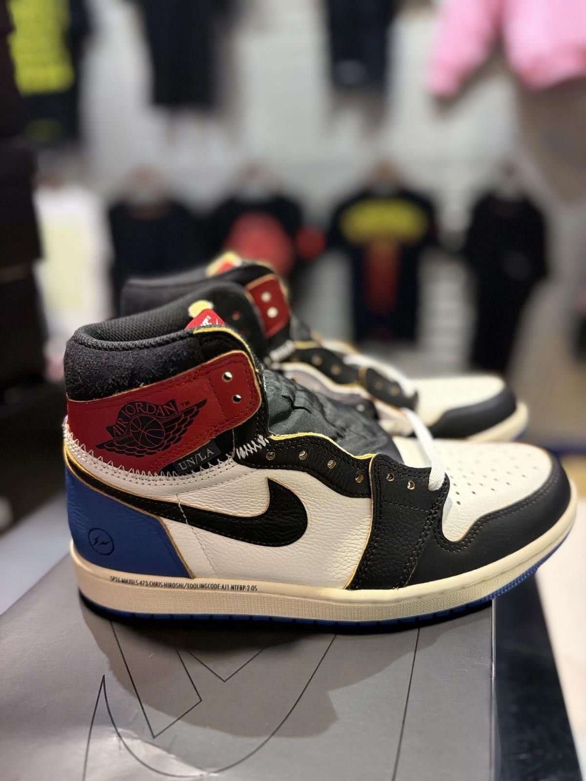 Jordan Brand Air Jordan 1 x Union x Fragment Black and Varsity Red (8.5) Size US 8.5 / EU 41-42 - 10 Thumbnail