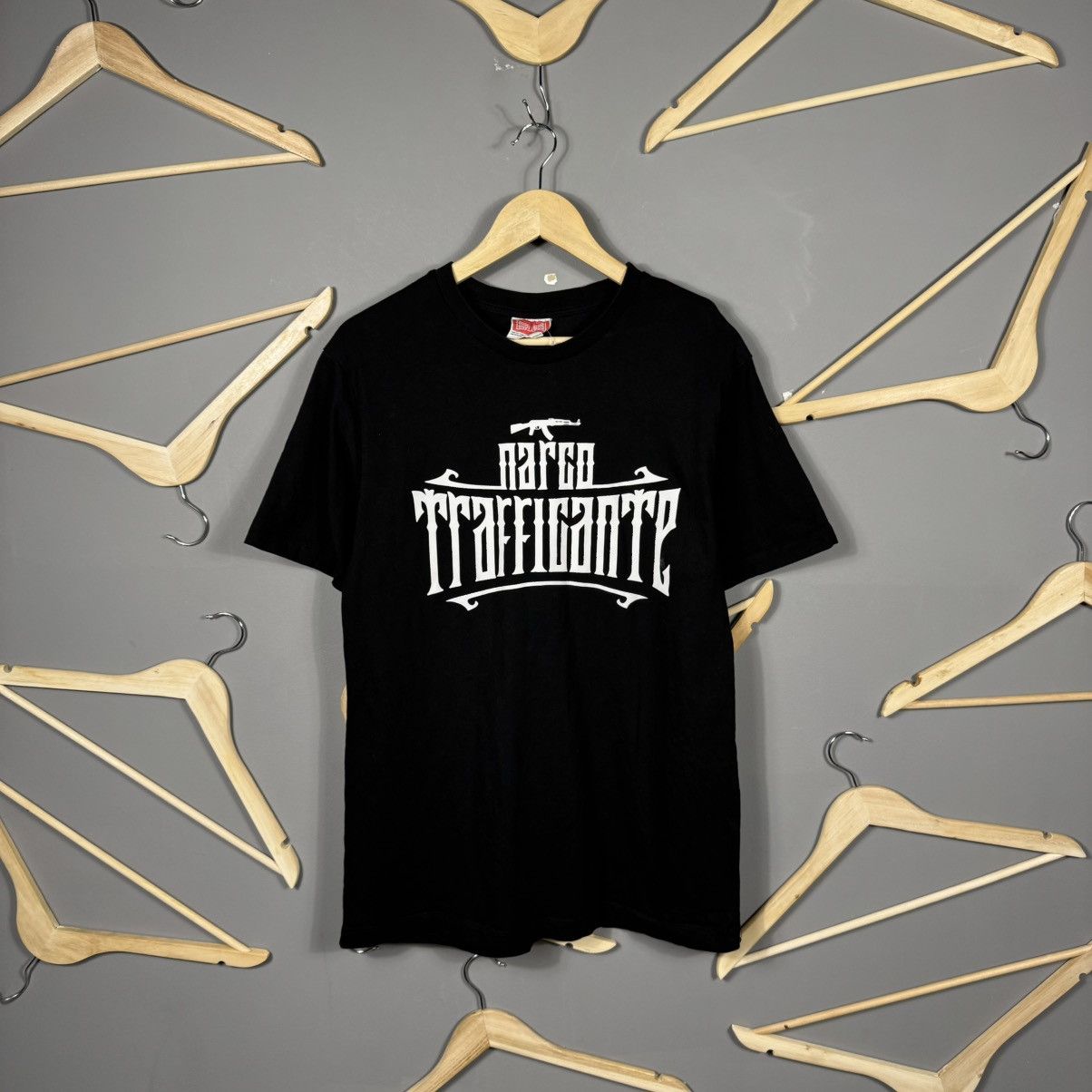 Designer Supremos Narco Trafficante Escobar T-shirt Size US L / EU 52-54 / 3 - 1 Thumbnail