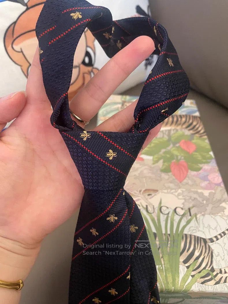 Gucci Gucci Little Bee's tie Size ONE SIZE - 2 Thumbnail