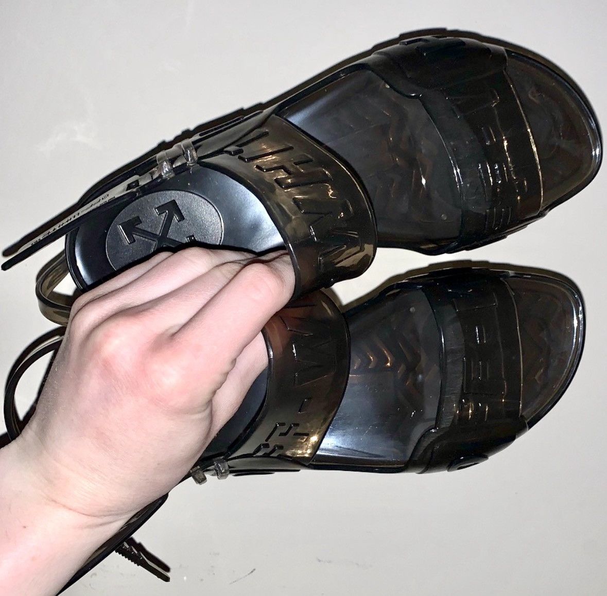 Off-White Off-White Black Jelly Zip Tie Sandals Size US 5 / IT 35 - 1 Thumbnail