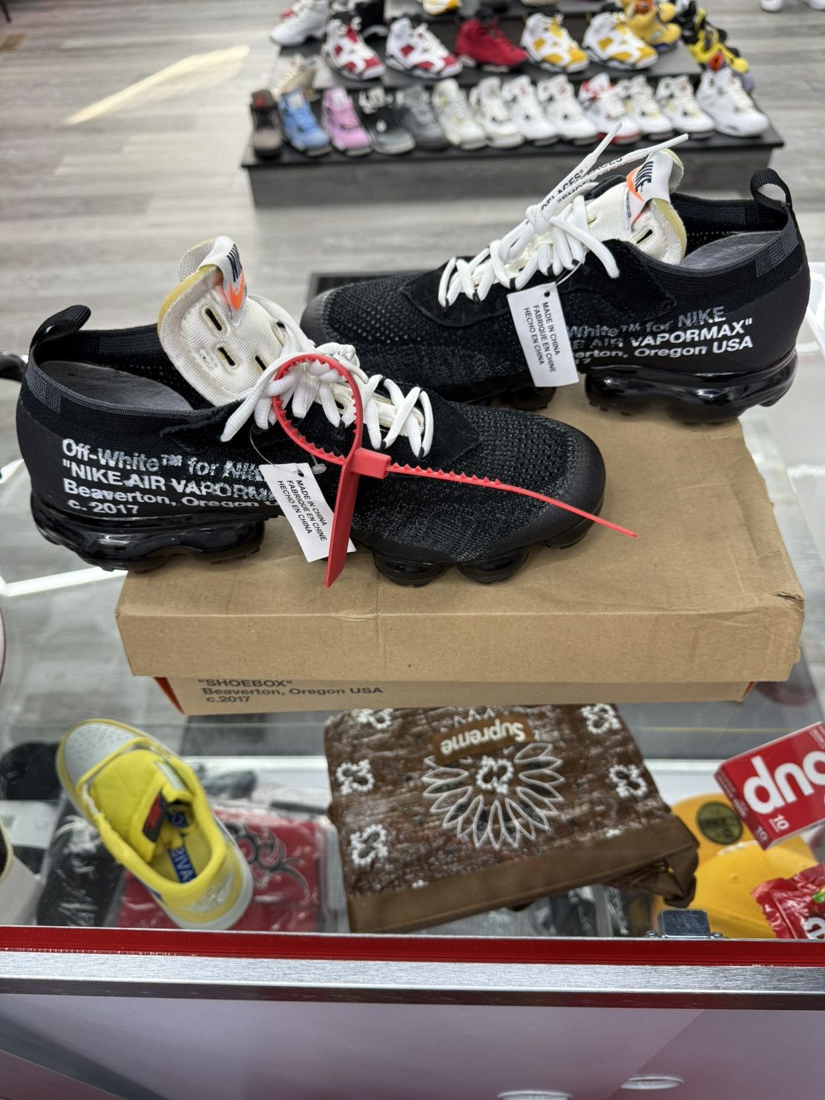 Nike × Off-White black off white nike air vapormax Size US 10 / EU 43 - 3 Thumbnail