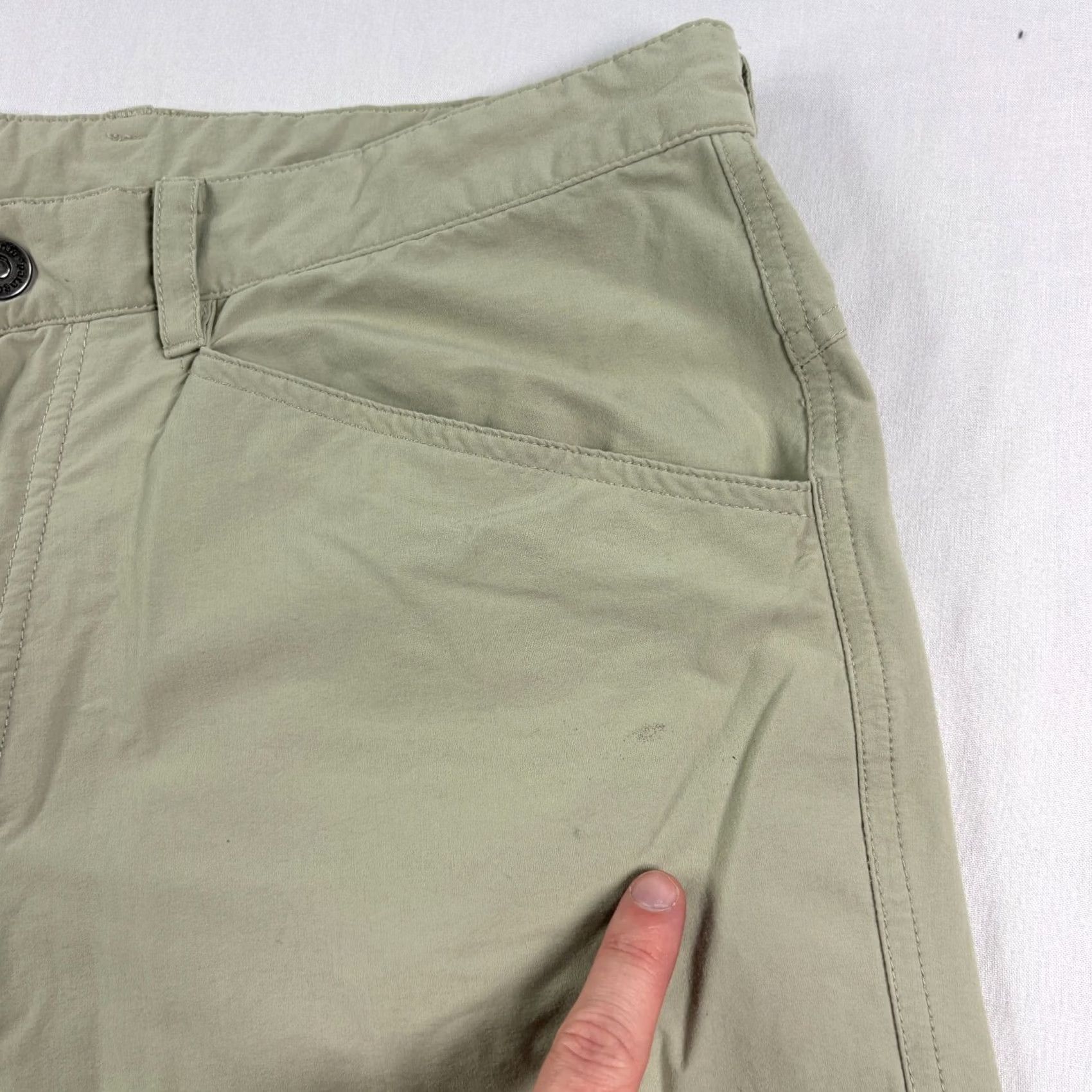Patagonia VINTAGE Patagonia Shorts Mens 35 Beige Rock Craft Cargo Outdoor Hiking Trail Stretch Size US 35 - 3 Thumbnail