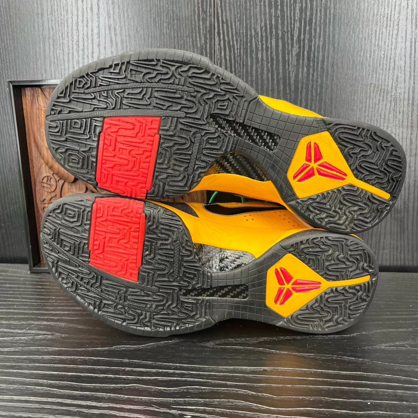 Nike ZK5 Bruce Lee Black/Yellow 41 Mint Size US 8 / EU 41 - 7 Thumbnail