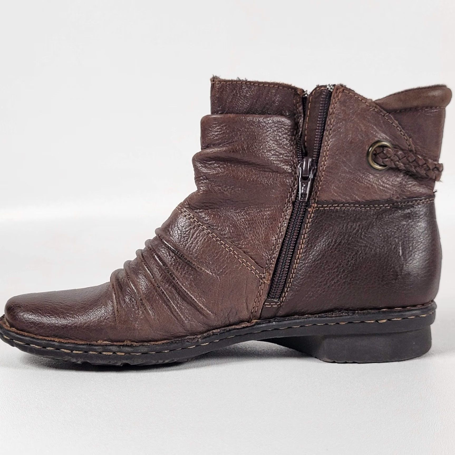Vintage Bass Women's Size 9 M Brown Pleated Leather Ankle Booties Boots Size US 9 / IT 39 - 5 Thumbnail