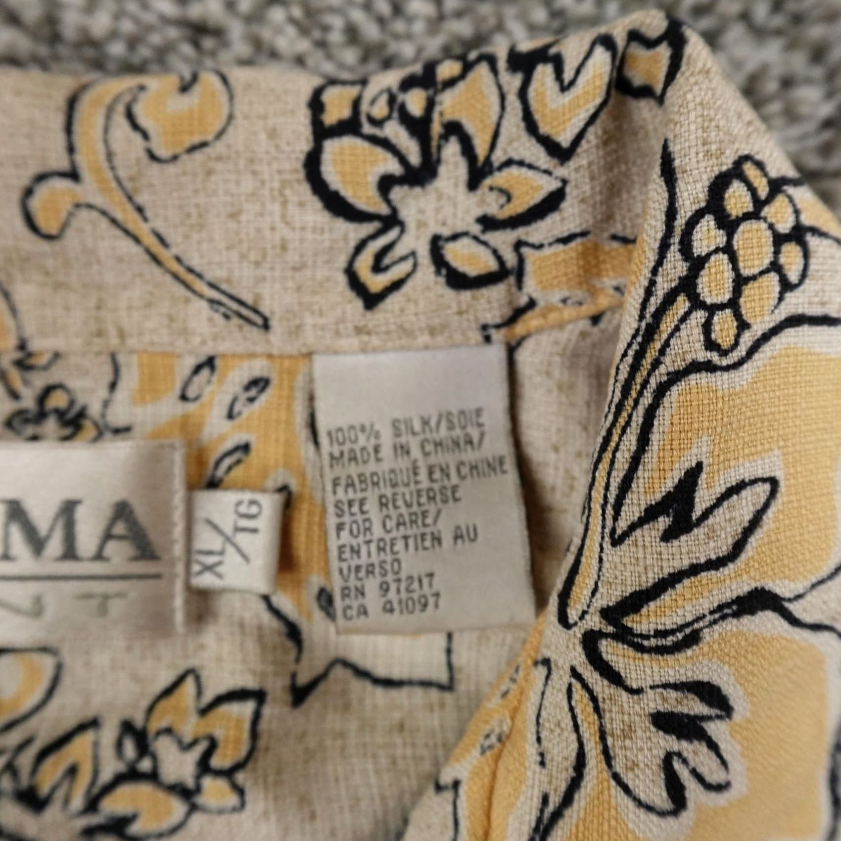 Vintage VINTAGE Tehama Shirt Mens XL Beige Yellow Silk Floral Hibiscus Hawaiian Camp Loop Collar Size US XL / EU 56 / 4 - 5 Thumbnail