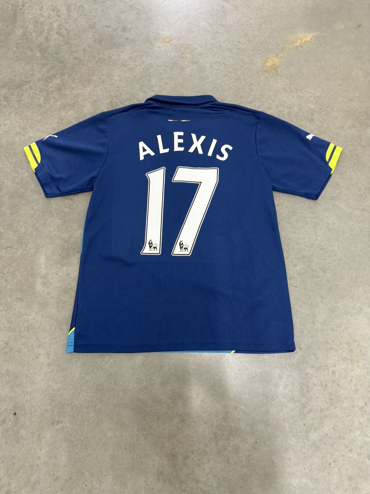 Puma 2014 Arsenal FC Alexis Sanchez Soccer Jersey Blue Puma #17 Size US S / EU 44-46 / 1 - 1 Thumbnail