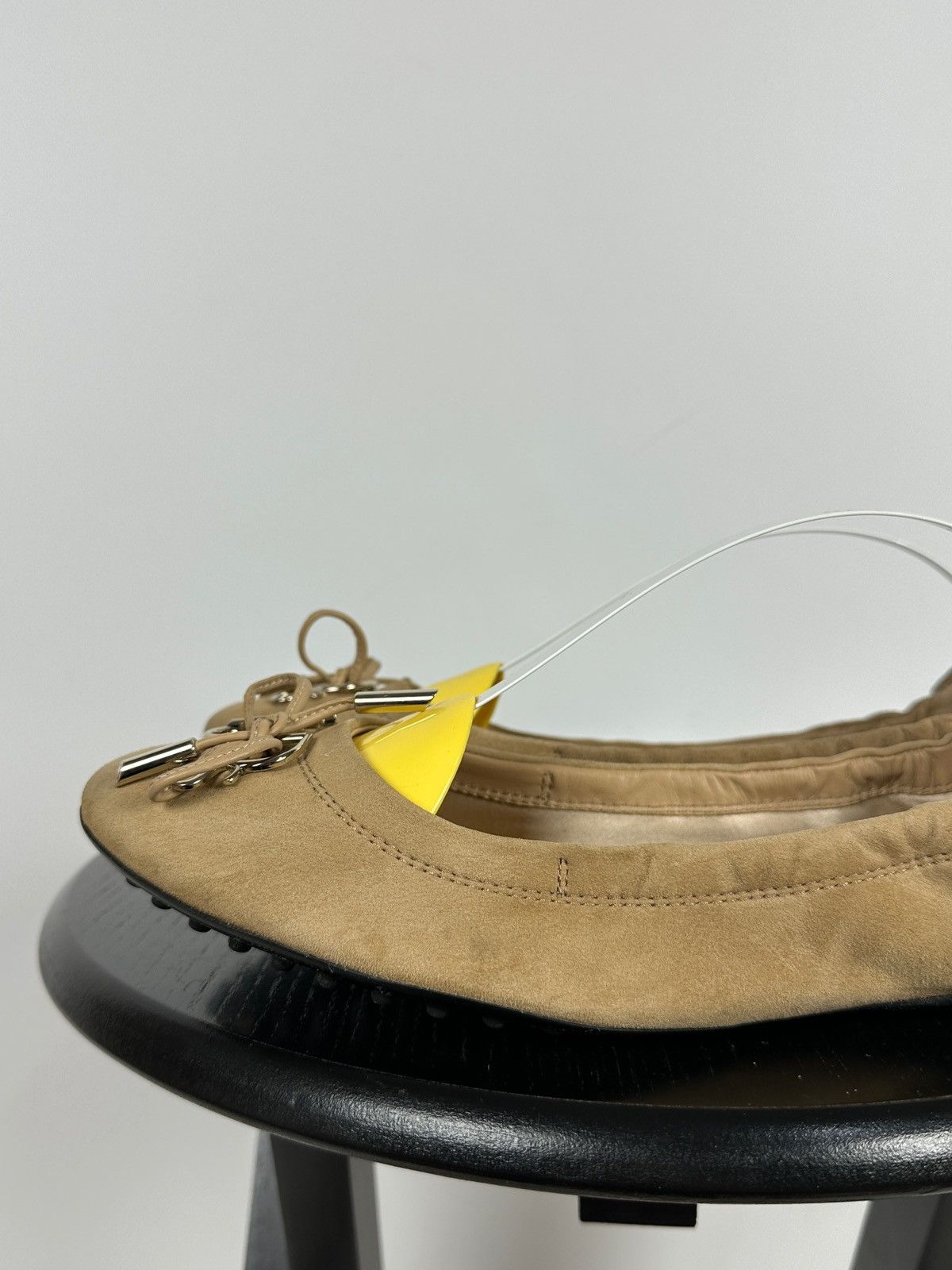 Tod's Tod’s Beige Suede Ballet Flats Size US 8.5 / IT 38.5 - 15 Thumbnail