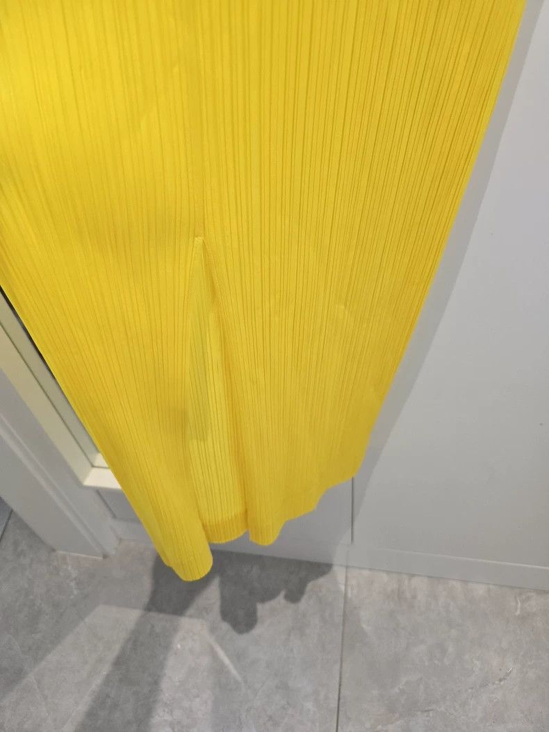 Issey Miyake Issey Miyake size:3 Yellow pleated dress Size XS / US 0-2 / IT 36-38 - 3 Thumbnail