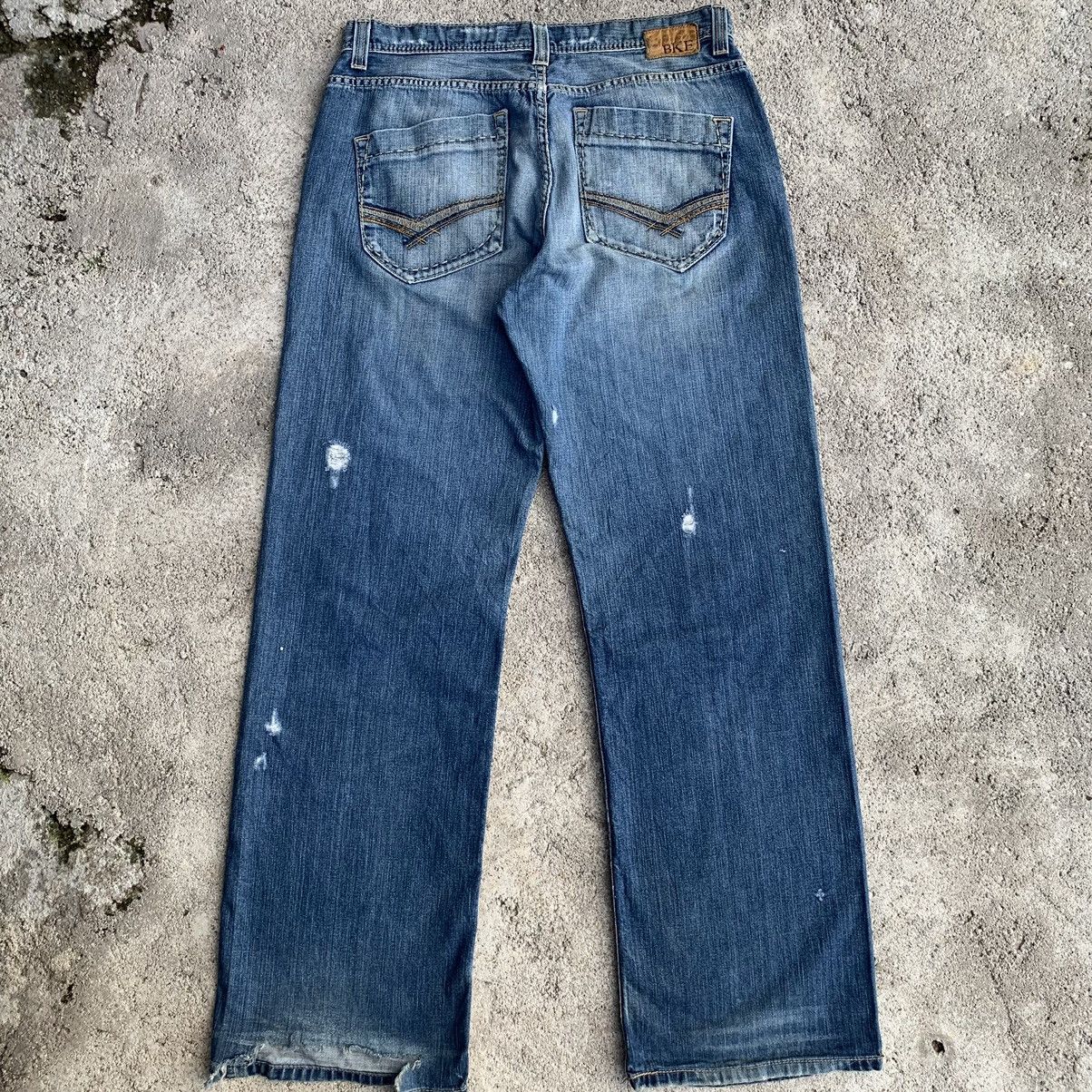 Japanese Brand Vintage BKE Bullet Shot Hole Distressed Denim W34 Size US 34 / EU 50 - 2 Thumbnail