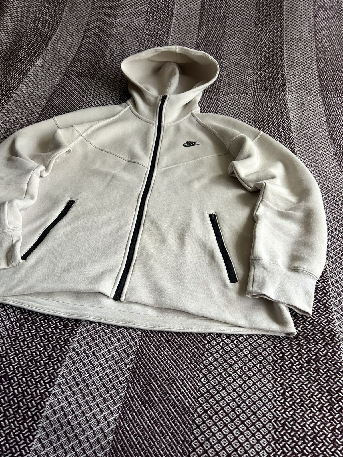 Nike Nike Sportswear Zip Hoodie Women Tech Fleece Vibe HJ5477-104 Size L / US 10 / IT 46 - 3 Thumbnail