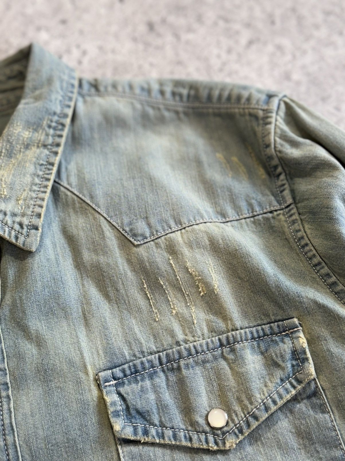 Guess × Vintage Guess denim shirt vintage 90s baby blue destroyed distressed Size US L / EU 52-54 / 3 - 9 Thumbnail