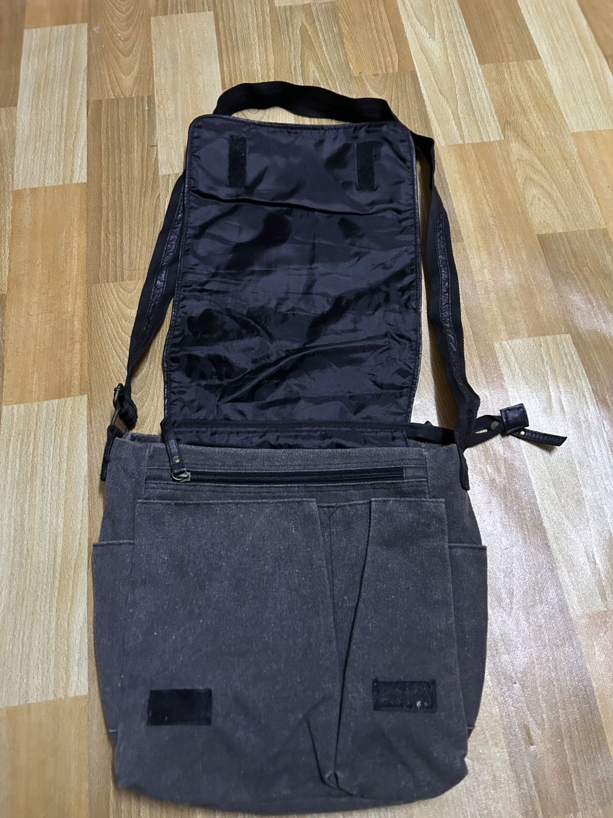 Japanese Brand FABRIC CONNECTION CROSS LOGO SLING BAG‼️ Size ONE SIZE - 3 Thumbnail