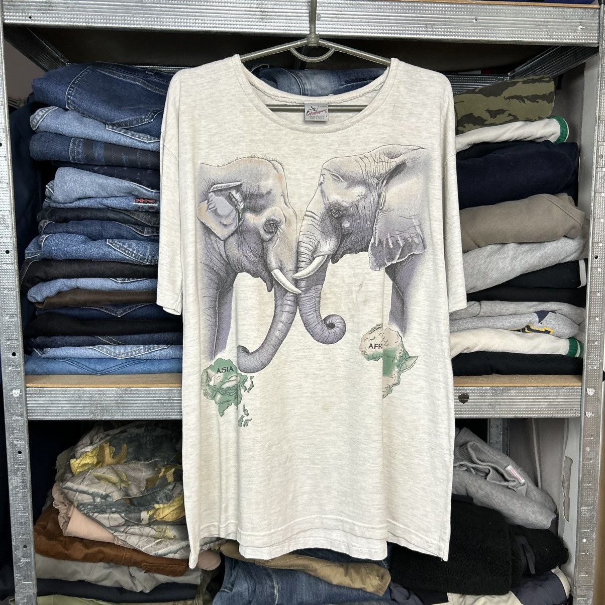 Vintage Vintage Elephant Big Logo 1992 Graphic print tee Size US XL / EU 56 / 4 - 1 Thumbnail