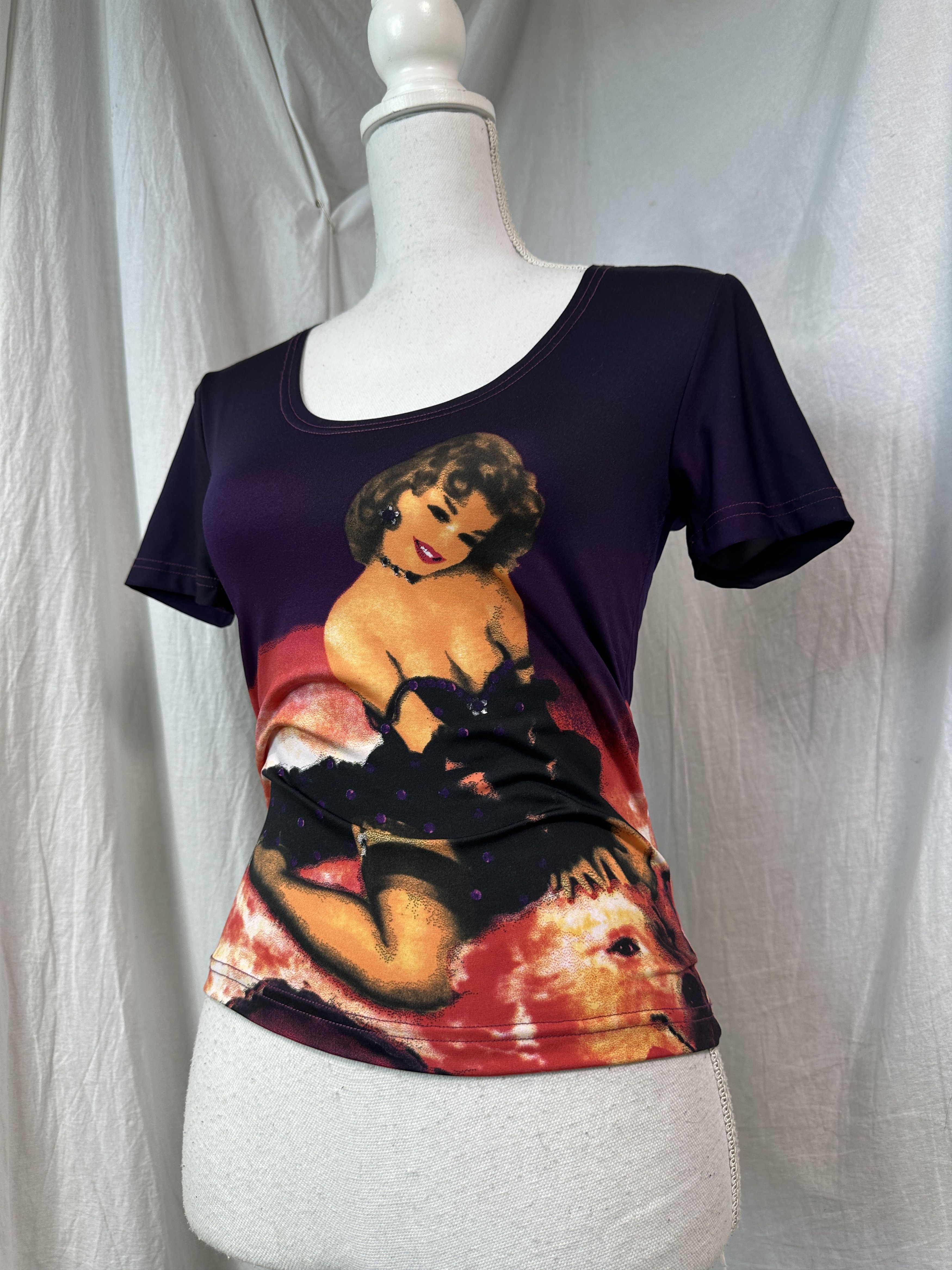 Vintage Vintage Avant Garde Fullrpint Glamour T-shirt 00s Size S / US 4 / IT 40 - 1 Thumbnail