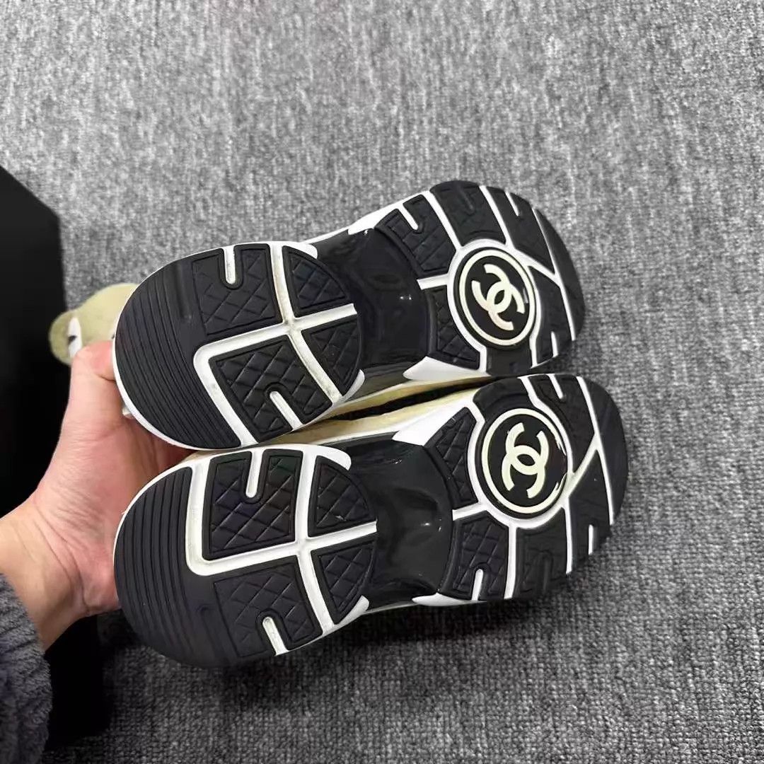 Chanel Chanel 95 New All Over Logo Panda Sneakers Size 39 Size US 8.5 / IT 38.5 - 6 Thumbnail