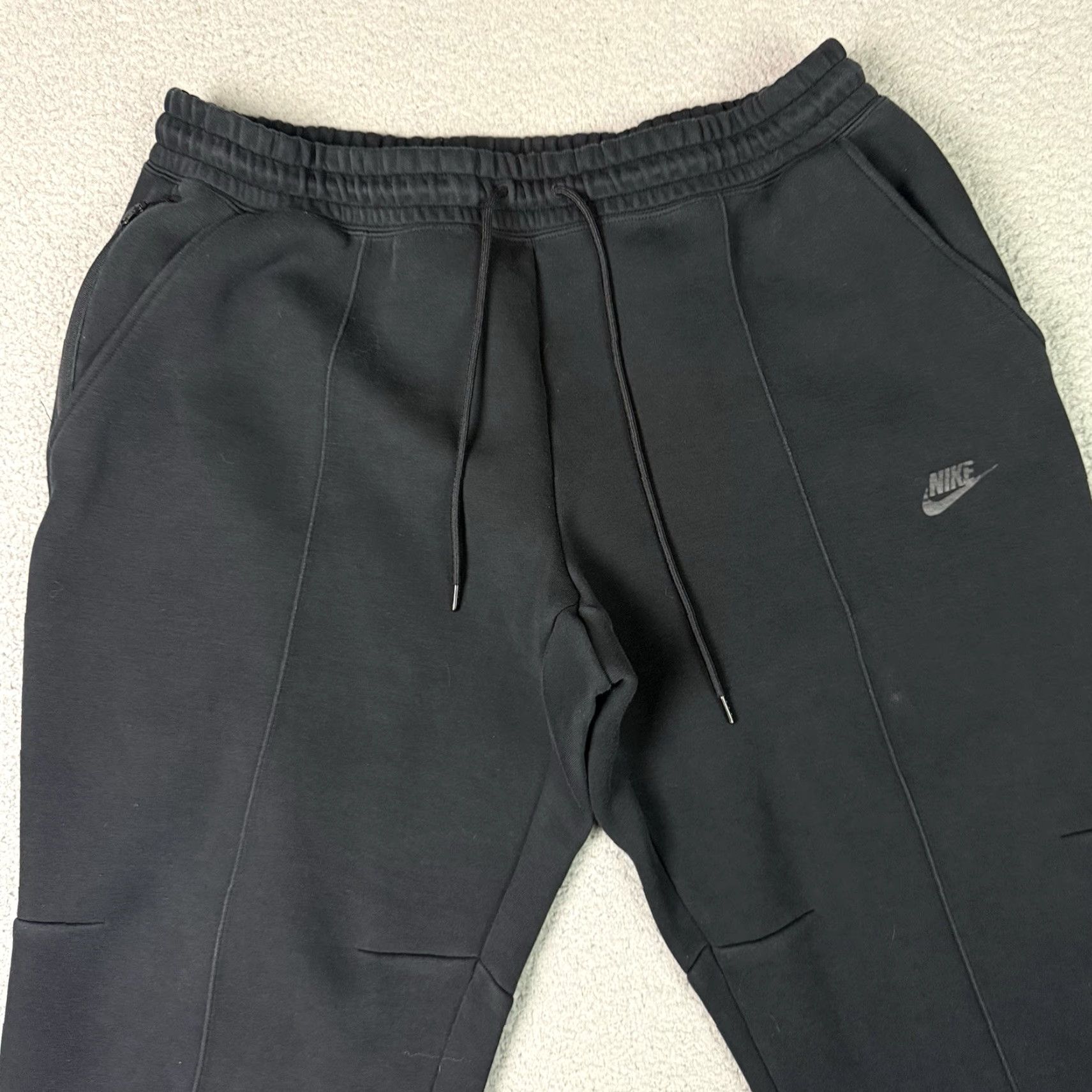 Nike VINTAGE Nike Tech Sweatpants Womens 1X Black Joggers FB8332 Pocket Drawstring Casual BLK Size 40" / US 18 - 3 Thumbnail