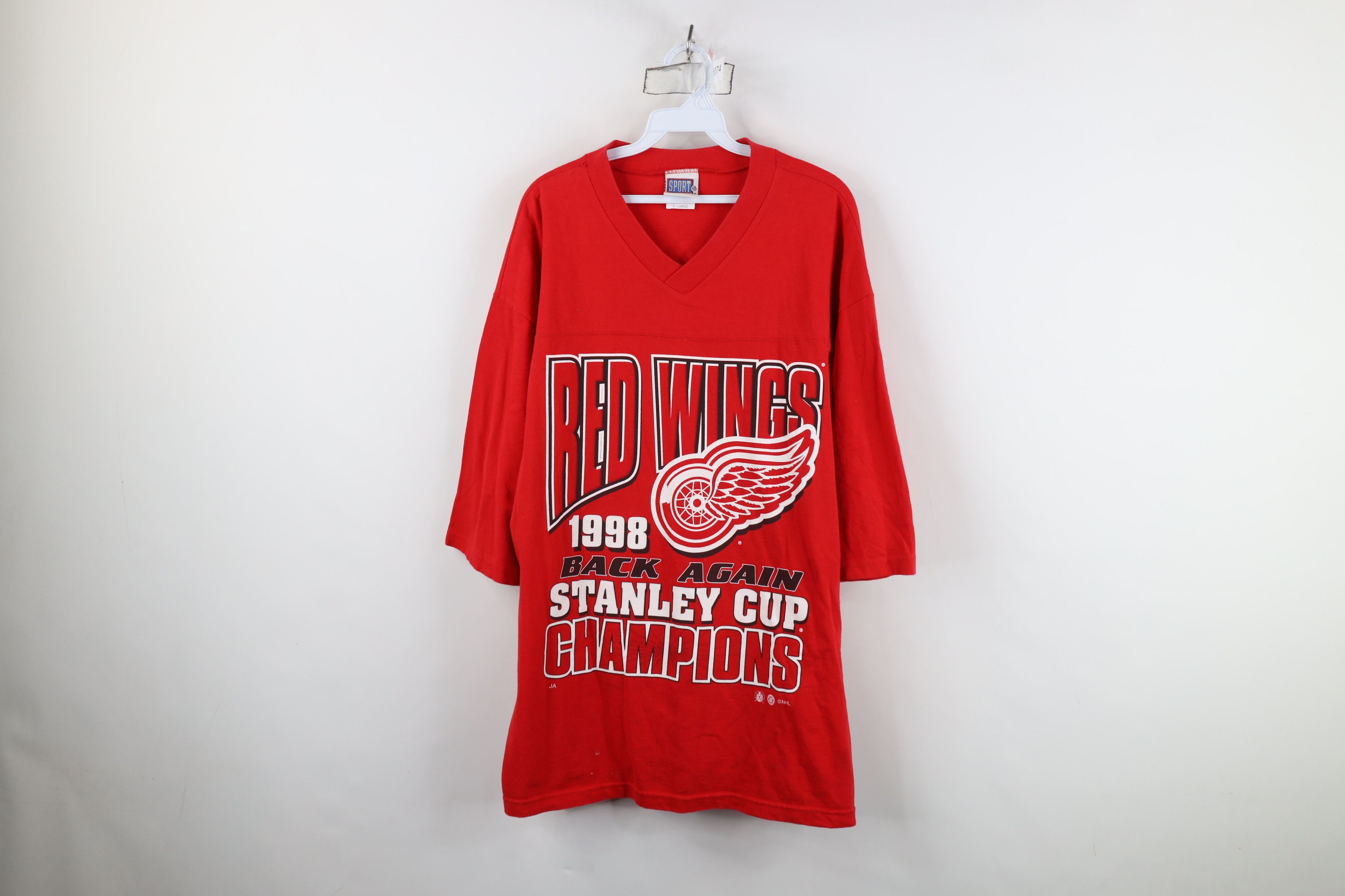 Vintage Vintage 90s Champs Detroit Red Wings Hockey Jersey T-Shirt Size US XL / EU 56 / 4 - 1 Thumbnail