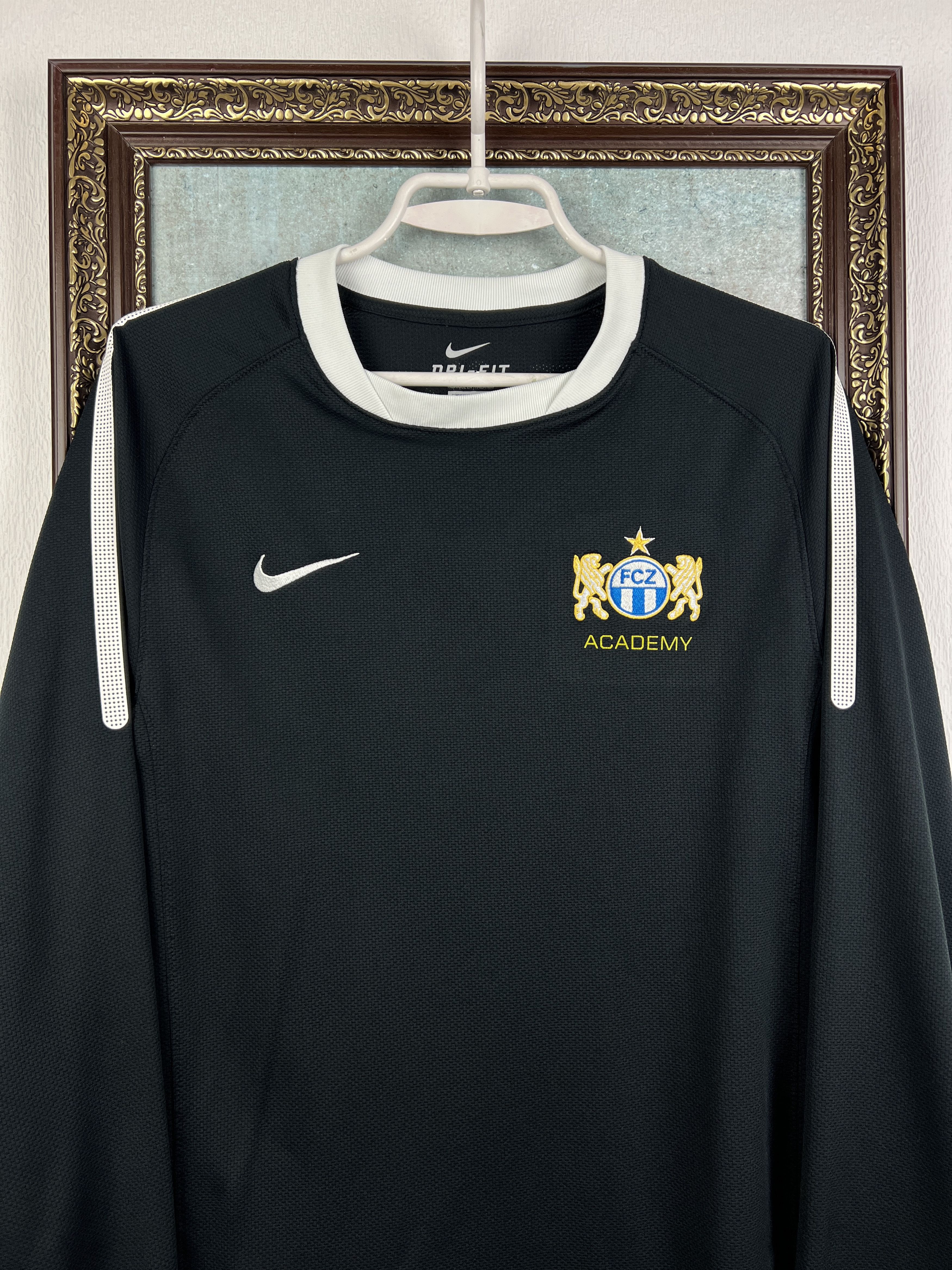 Nike Zurich Away football shirt Long Sleeve U13 Match Worn Jersey Size US S / EU 44-46 / 1 - 2 Thumbnail