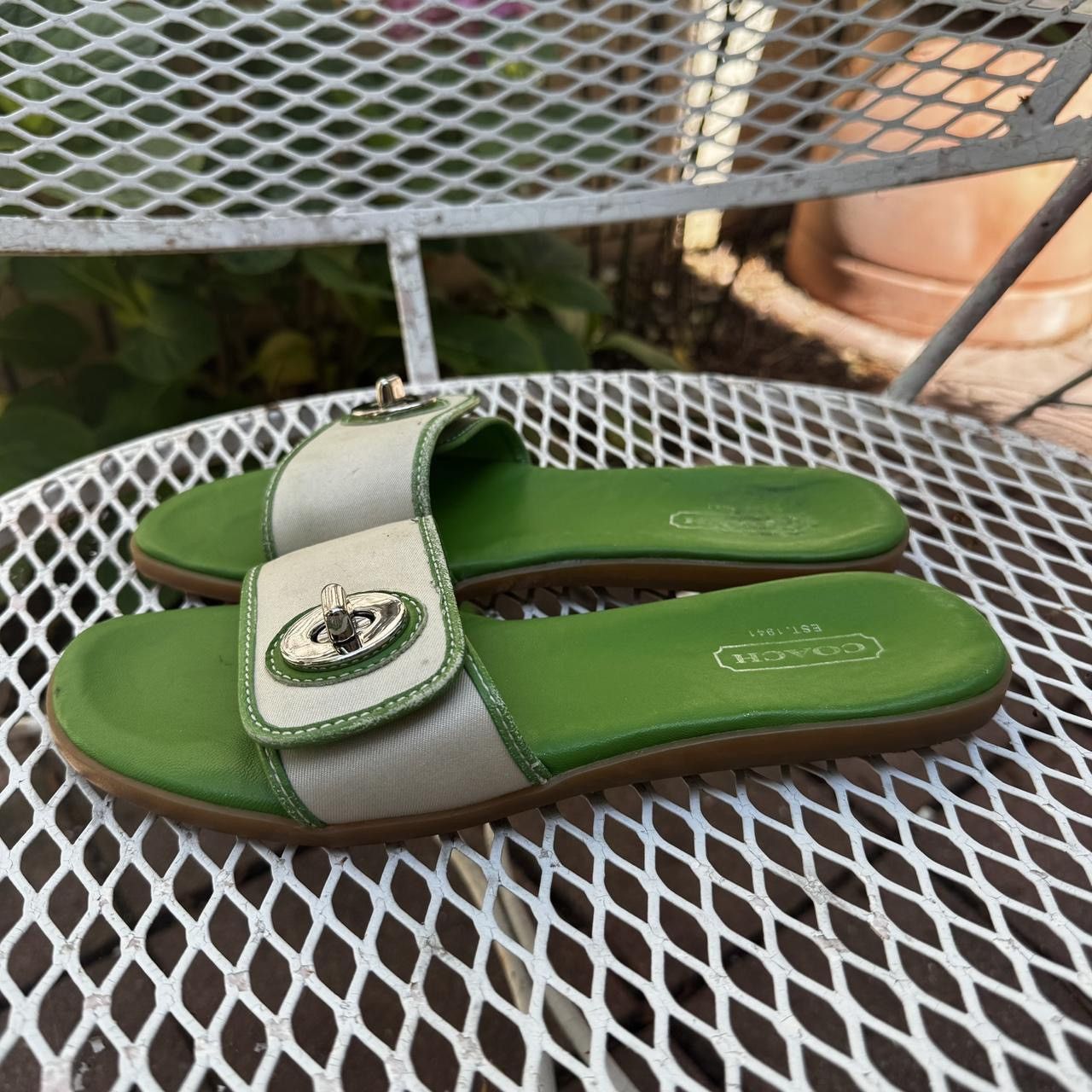 Coach Coach Legacy Turnlock Green & Cream Sandals Size US 7.5 / IT 37.5 - 5 Thumbnail