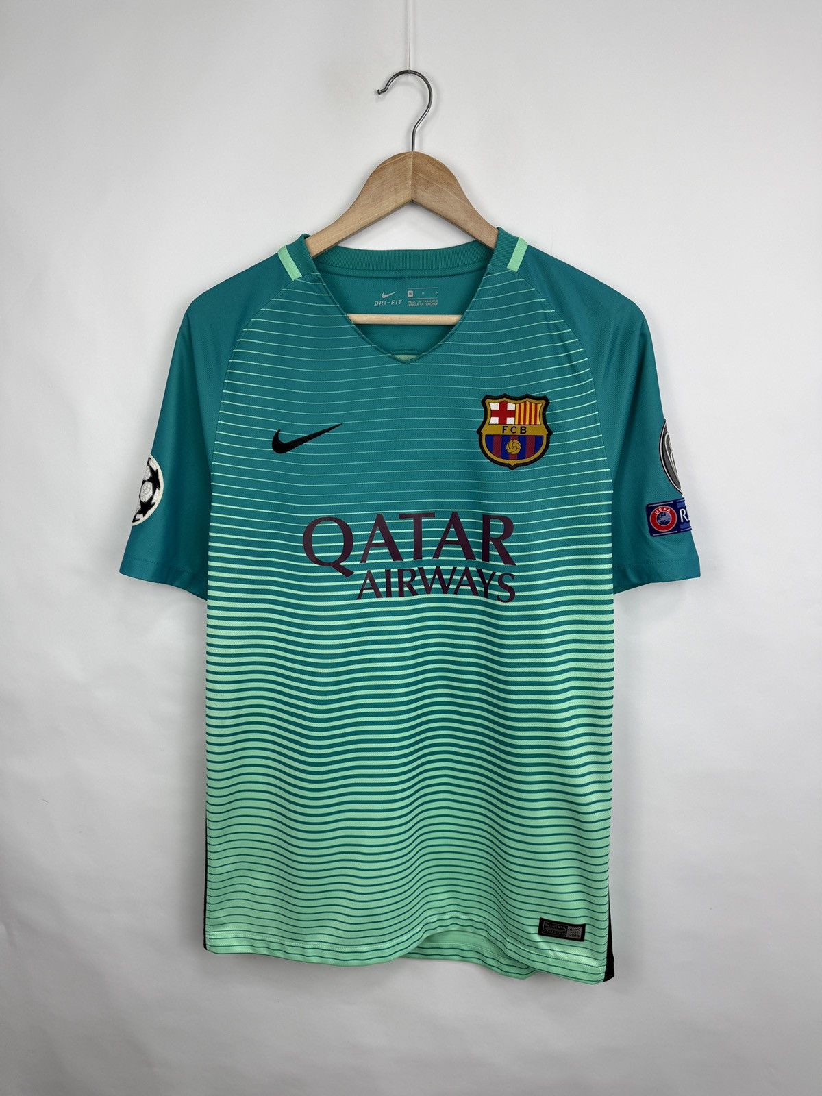 Nike 🇪🇸 2016 Jordi Alba #18 Barcelona Nike Soccer Away Jersey UCL Size US M / EU 48-50 / 2 - 4 Thumbnail