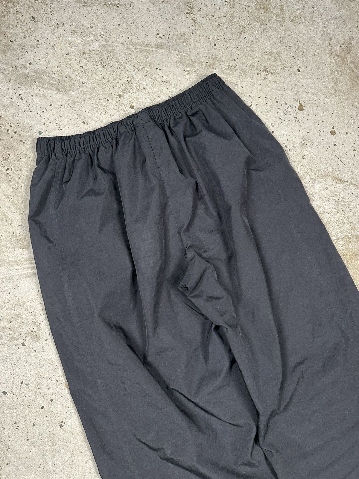 Nike Vintage Y2K Nike Baggy Black Track Pants Swoosh rare Size US 32 / EU 48 - 12 Thumbnail