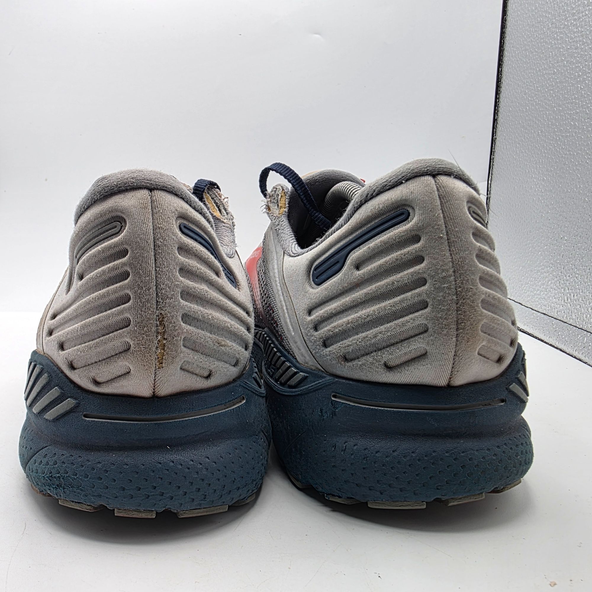Brooks Brooks Adrenaline GTS 22 Mens Size 13 Gray Arctic Red Athlet Size US 13 / EU 46 - 5 Thumbnail