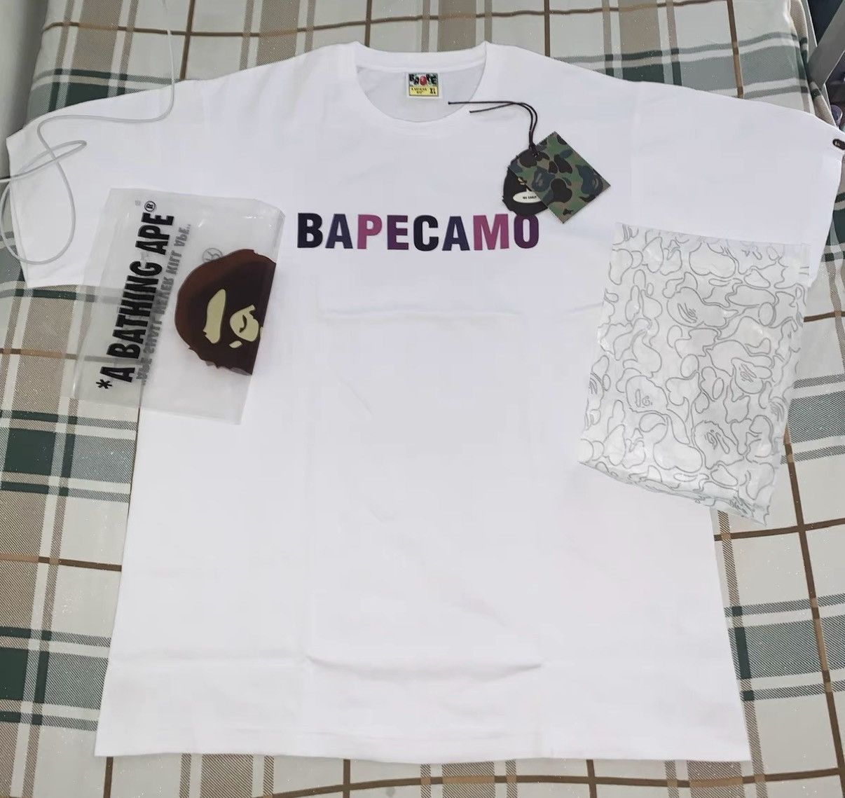 Bape BAPE OG Nigo era white short-sleeve tee Size US XL / EU 56 / 4 - 1 Thumbnail