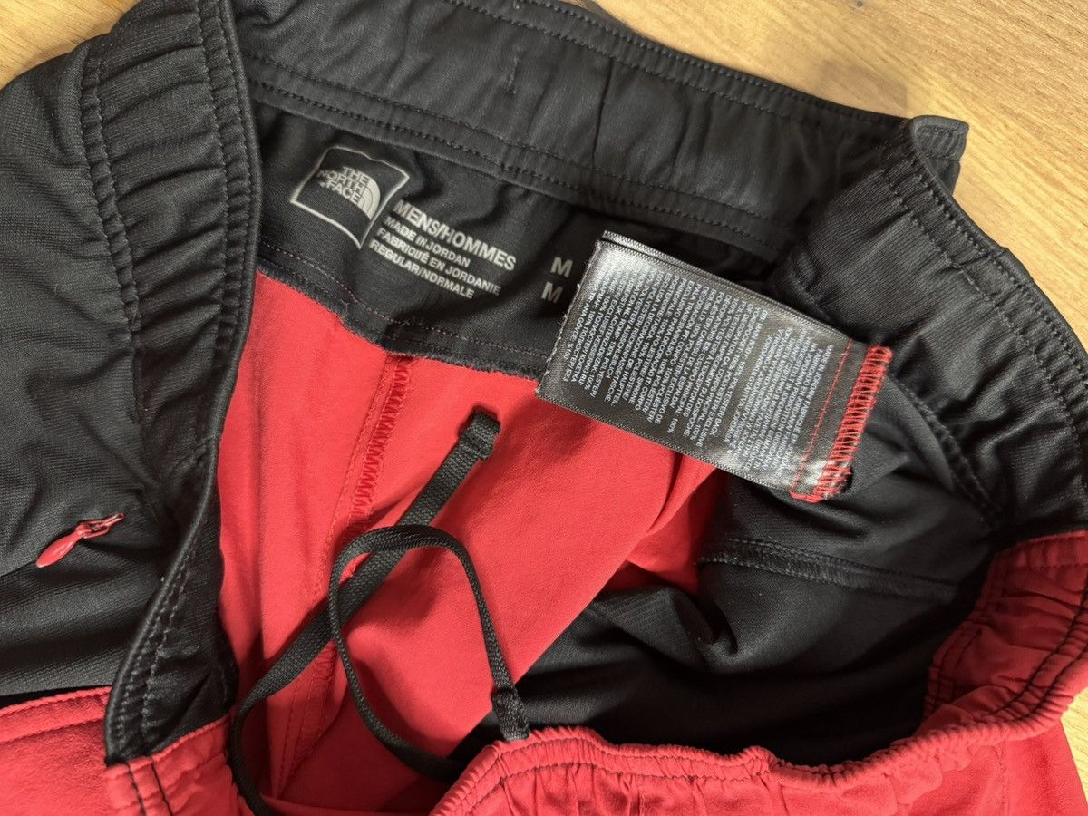The North Face The North Face Red Black Trail Running Shorts Size M Size US 32 / EU 48 - 4 Thumbnail