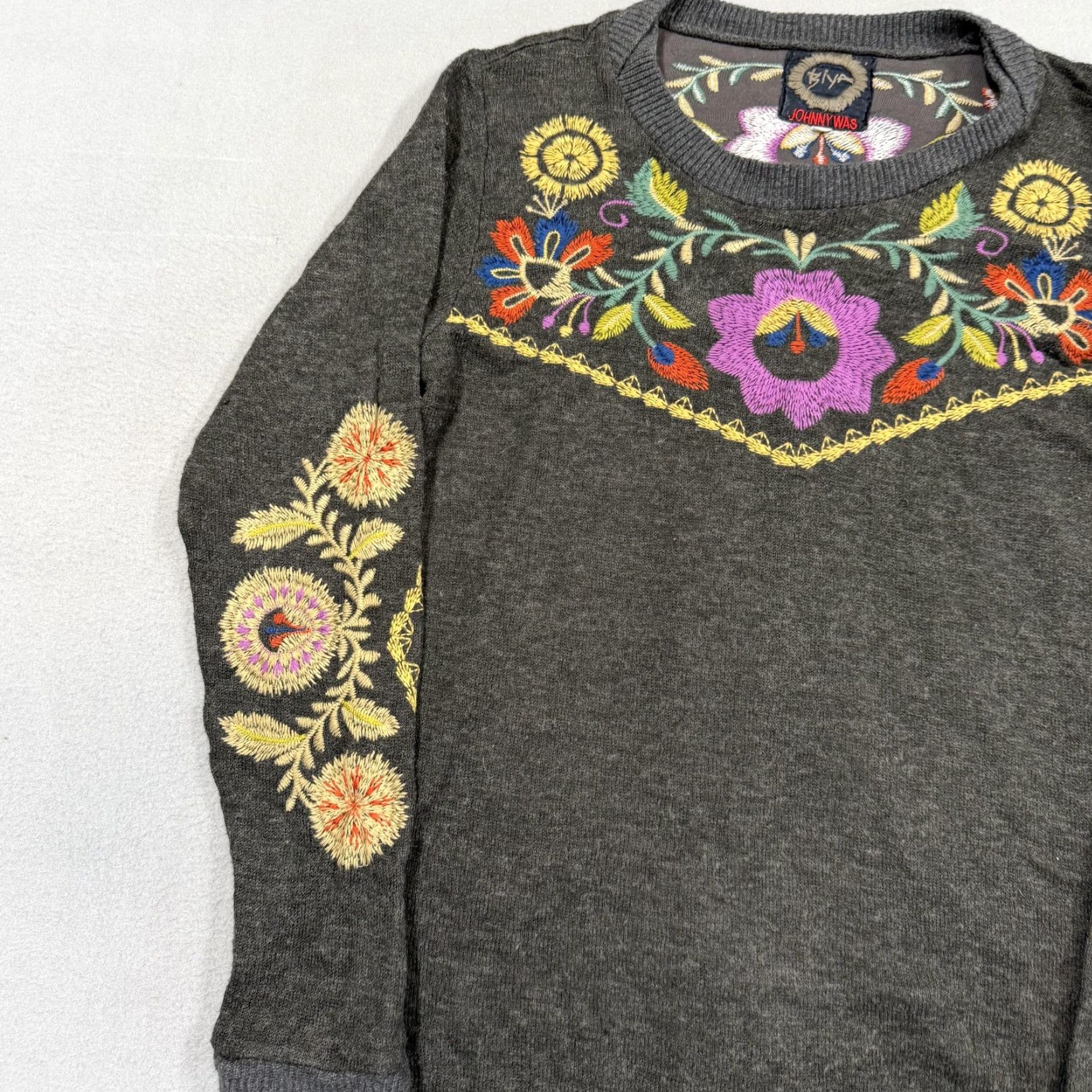 Johnny Was Johnny Was Sweater Womens Medium Gray Embroidered Floral Boho Crewneck Pullover Size M / US 6-8 / IT 42-44 - 3 Thumbnail