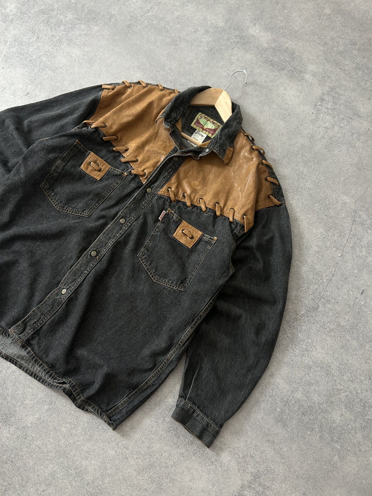 Cowboy Equipment Vintage Shooter Cowboys denim buttons shirt with leather Size US L / EU 52-54 / 3 - 2 Thumbnail