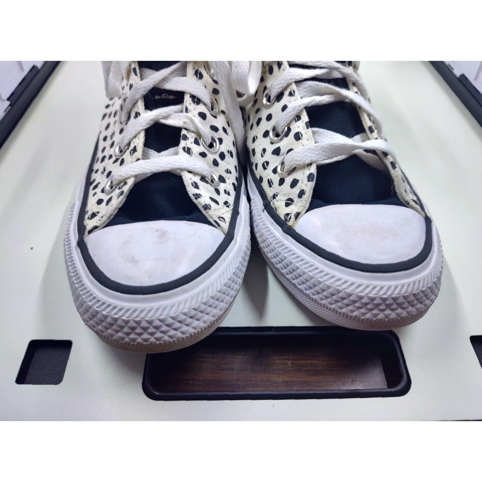 Converse Women's Converse Chuck Taylor All Star High Top Welcome To The Wild Leopard Sneakers 7 White Size M / US 6-8 / IT 42-44 - 2 Thumbnail