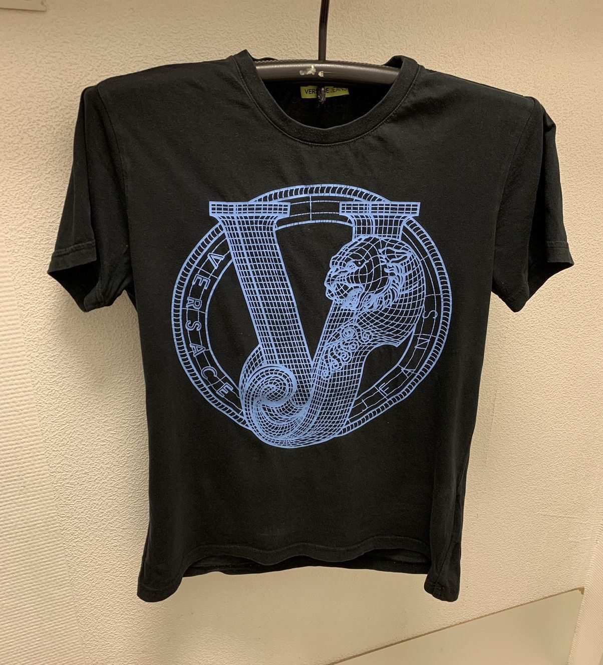 Versace Versace jeans couture black big logo t-shirt S sz Size US S / EU 44-46 / 1 - 1 Thumbnail