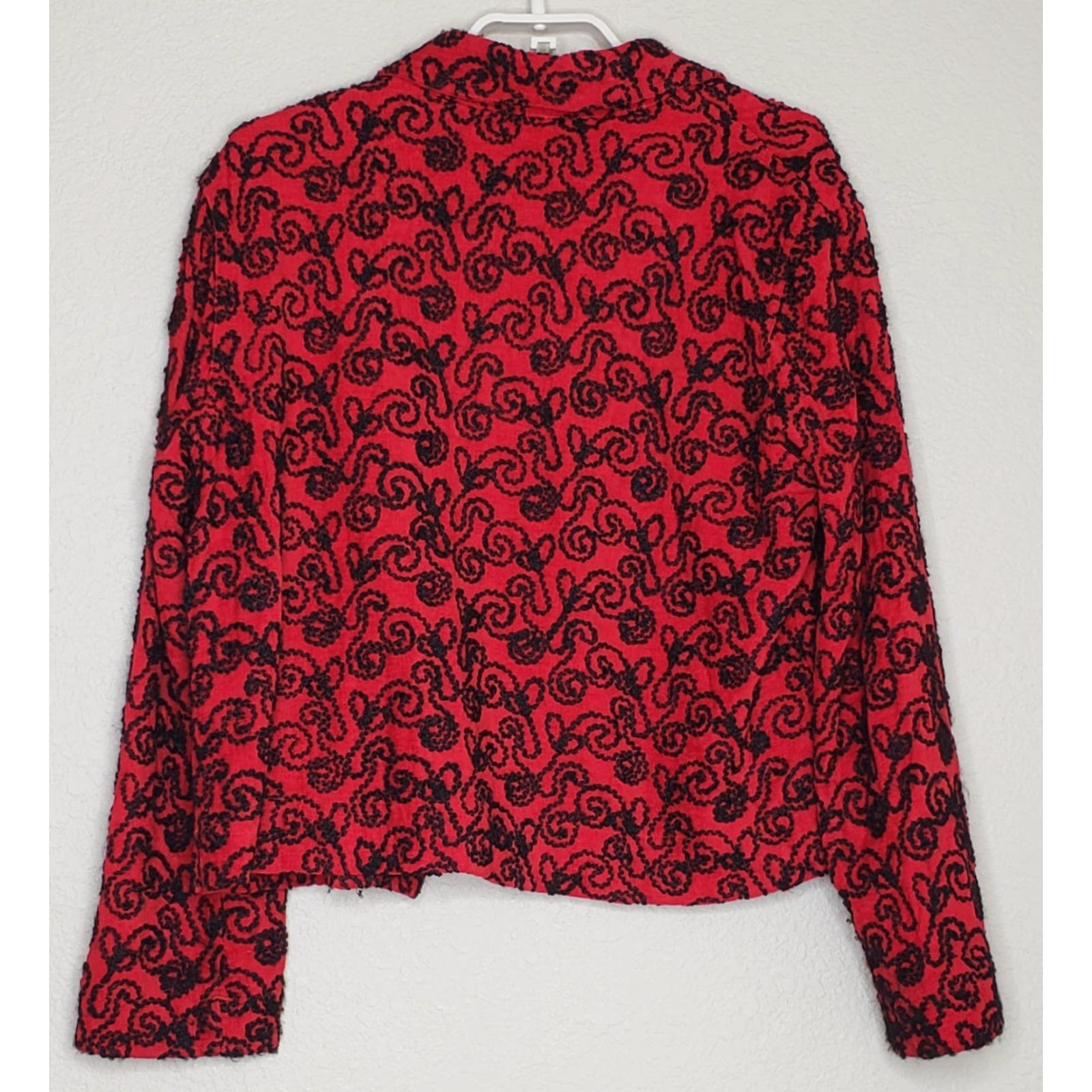 Vintage Chico’s Jacket Womens Size 1 Red Black Embroidery Long Sleeve Collared Open Front Lightweight 100% Rayon Unlined Basic Jacket Blazer Size XS / US 0-2 / IT 36-38 - 2 Thumbnail