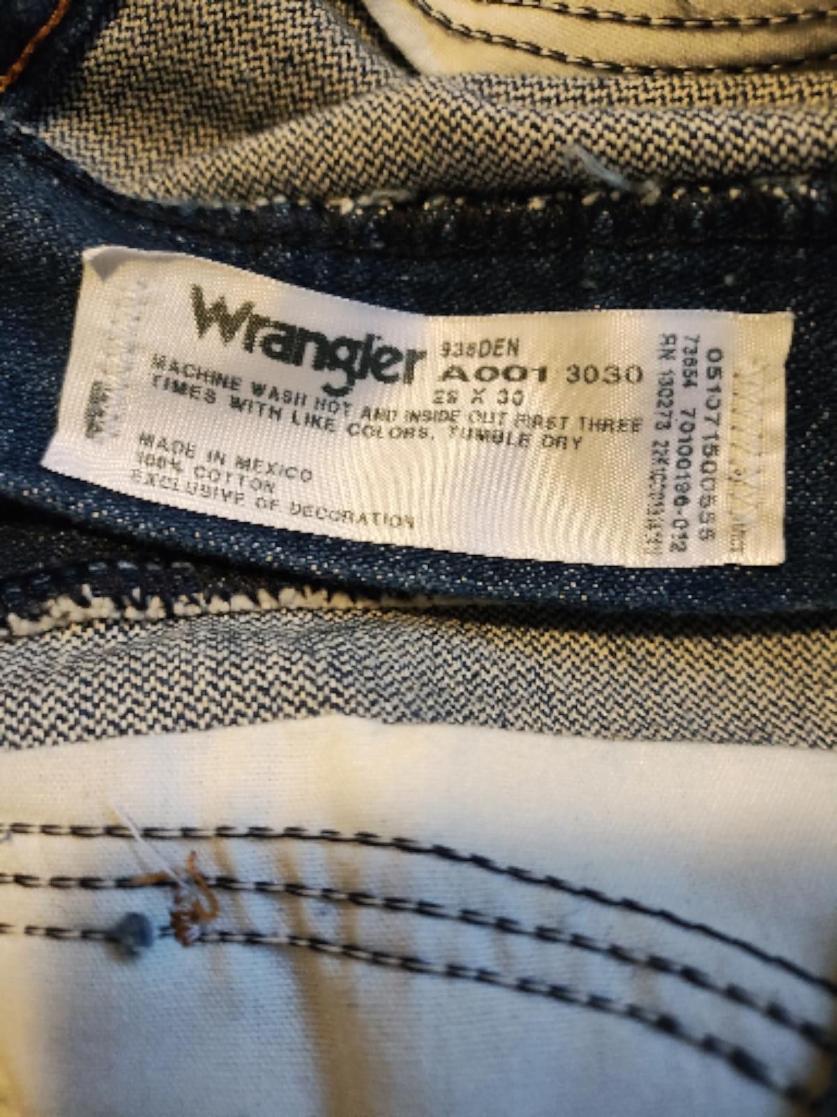 Wrangler Wrangler Classic Fit Blue Denim Jeans for Men Size 29x30 Size US 32 / EU 48 - 4 Thumbnail