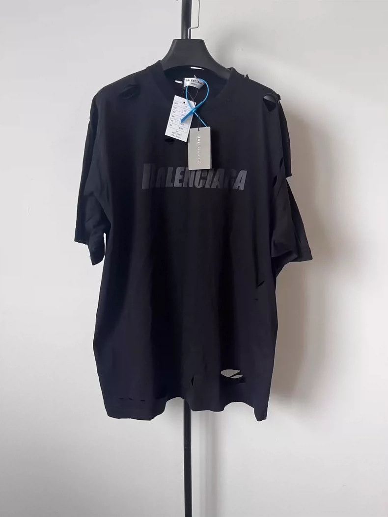 Balenciaga Balenciaga Letter Print Crew Neck Ripped Short Sleeve T-Sh Size XXS / US 00 / IT 34 - 1 Thumbnail