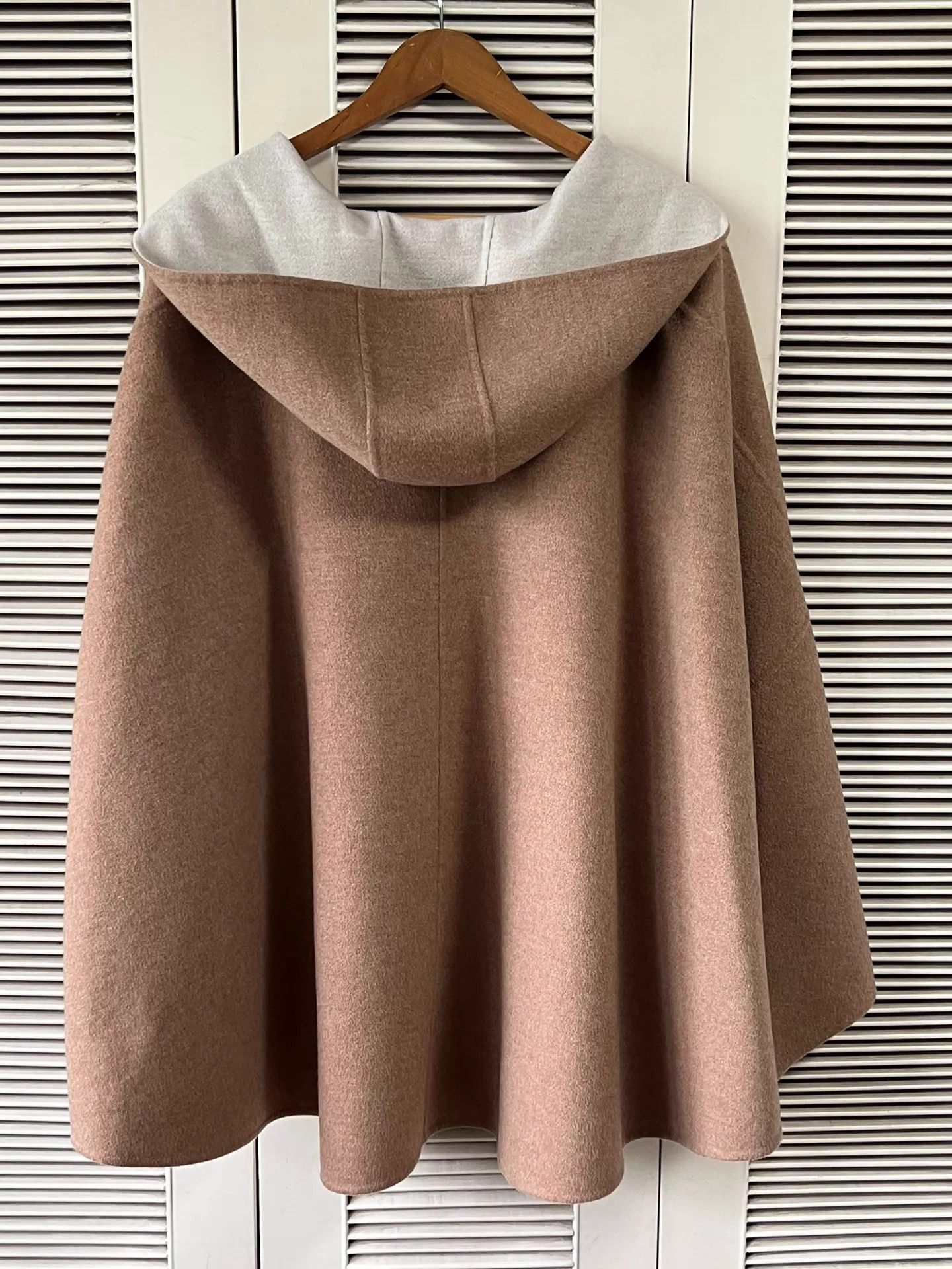 Loro Piana Loro Piana Camel Hooded Cashmere Cape Coat Size ONE SIZE - 2 Thumbnail