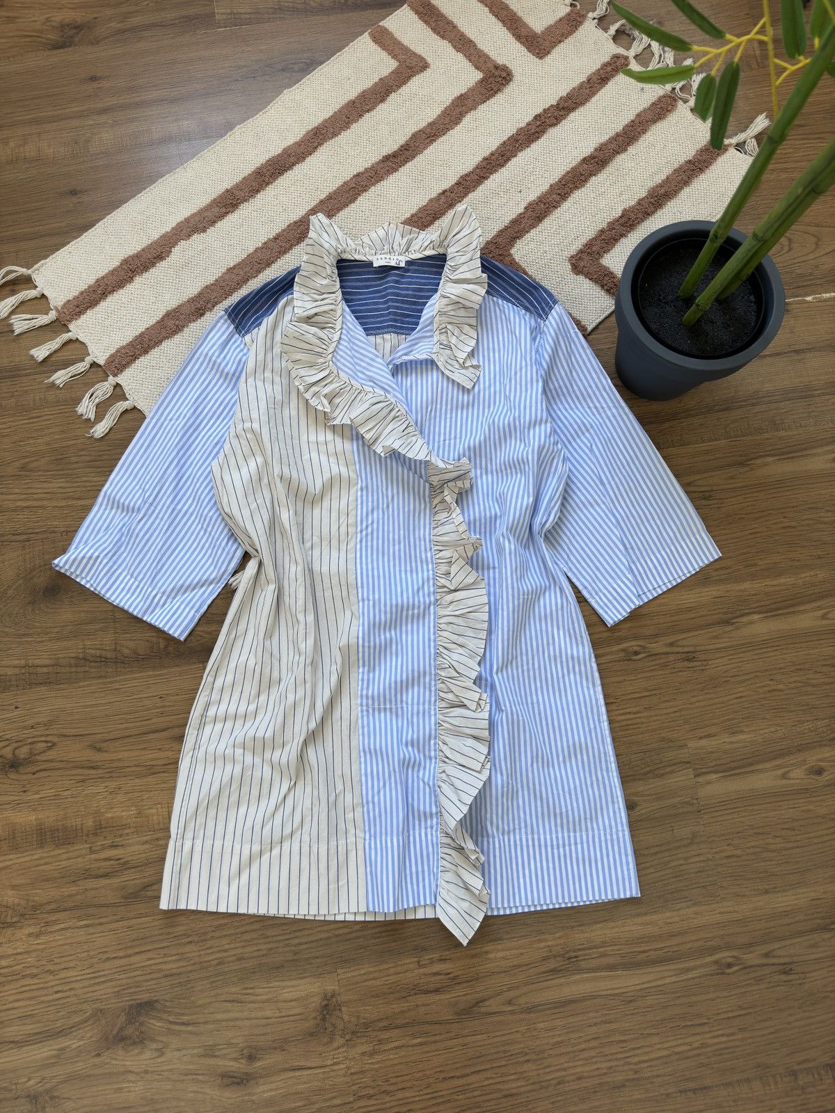 Sandro VINTAGE SANDRO RUSHES SHIRT STYLE MINI DRESS Size M / US 6-8 / IT 42-44 - 1 Thumbnail