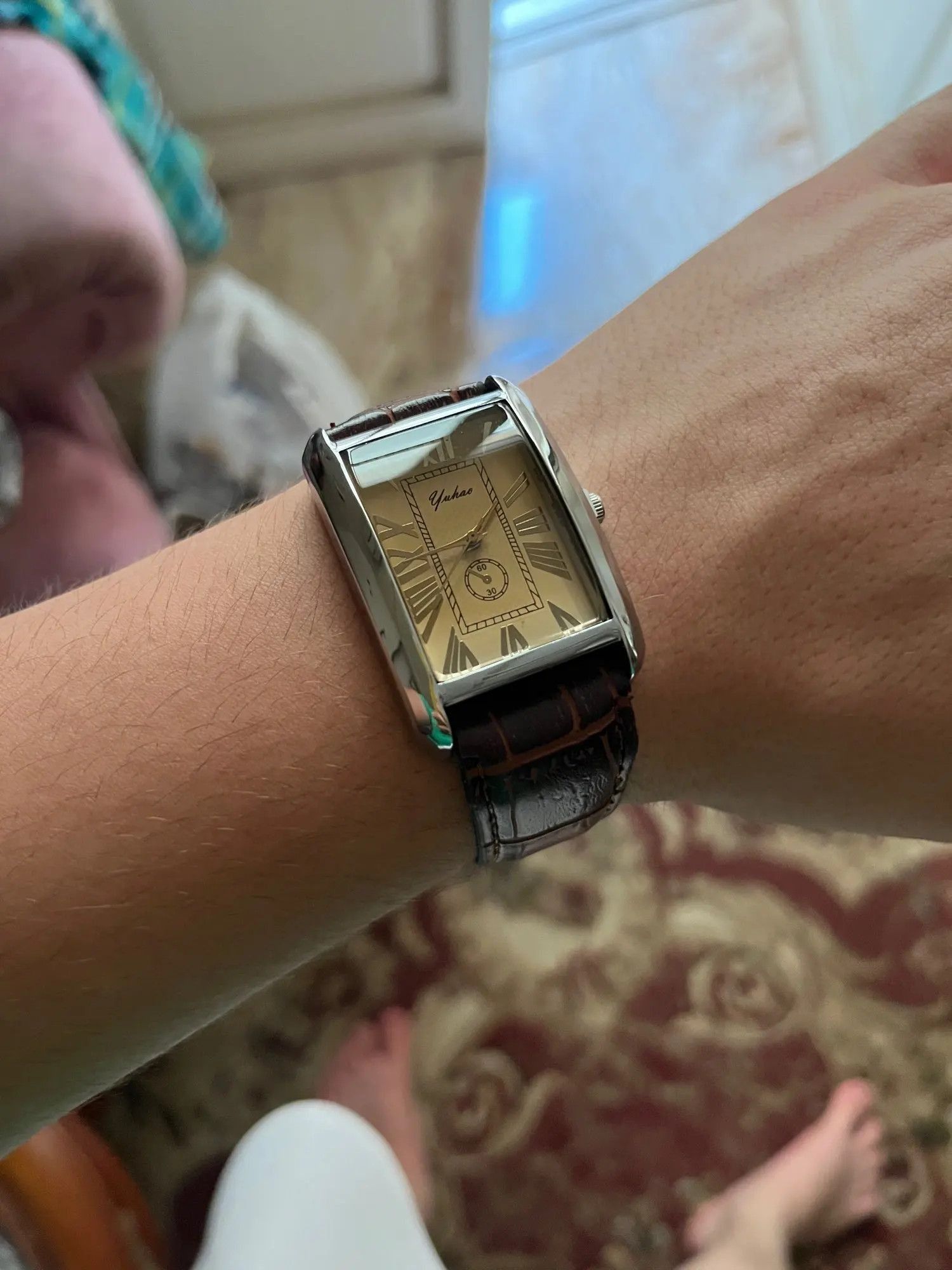 Vintage Vintage 90s vintage retro luxury style gold leather watch Size ONE SIZE - 1 Thumbnail